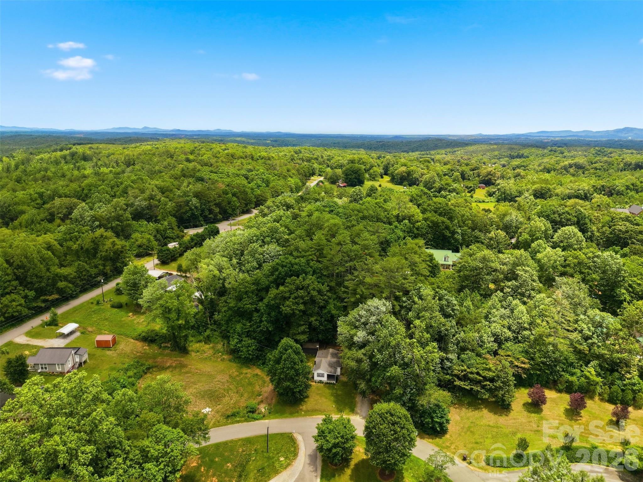 1320 Tom Fox Street — Morganton