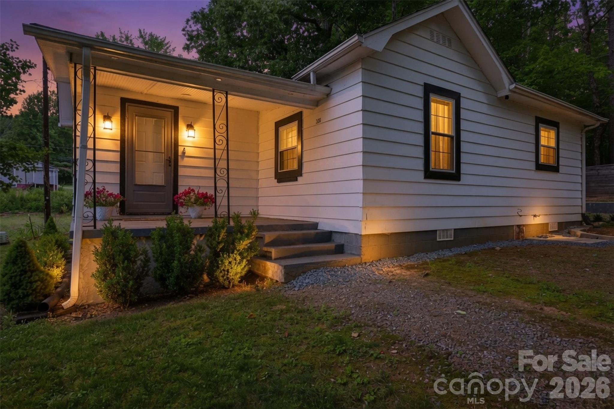 1320 Tom Fox Street — Morganton