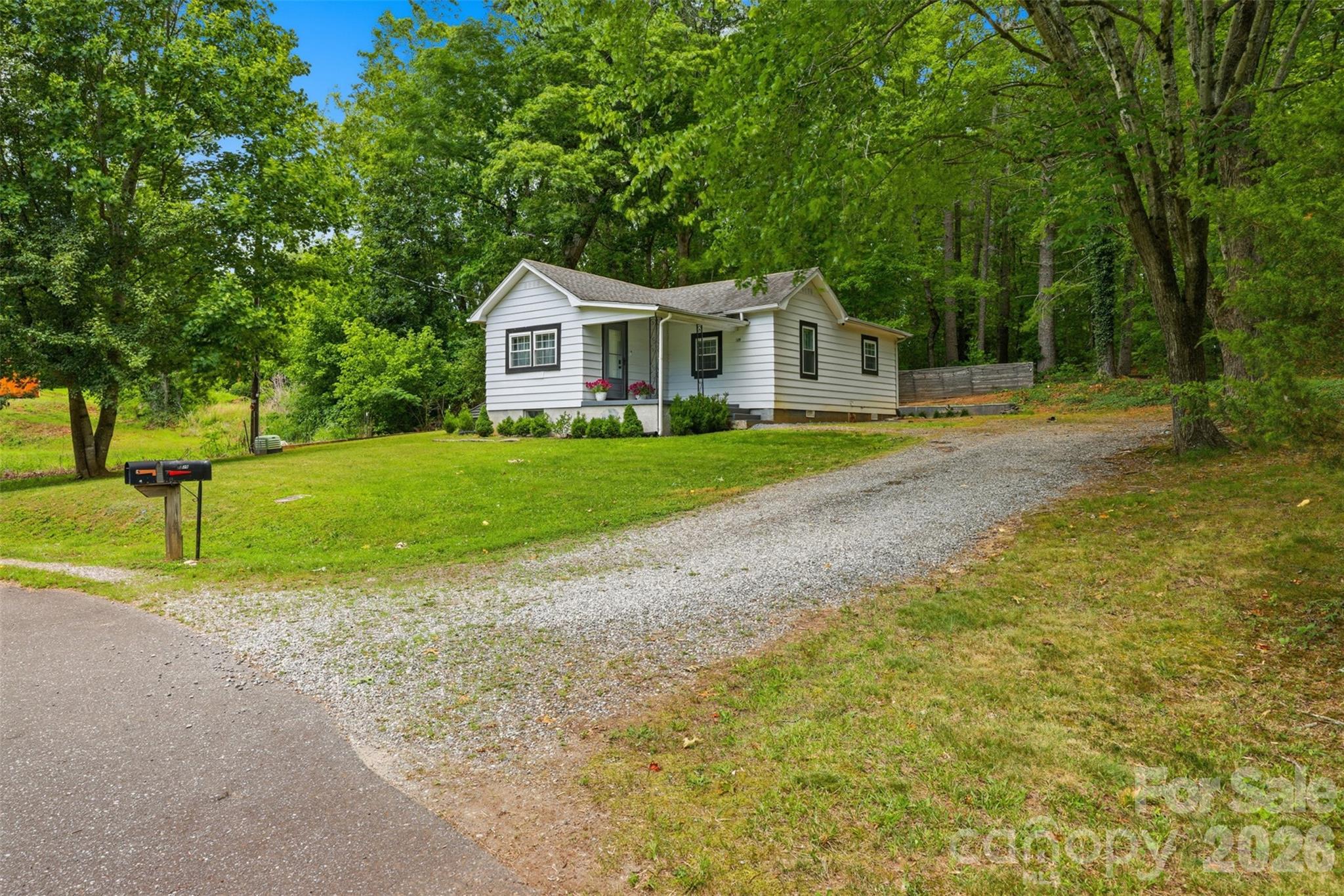 1320 Tom Fox Street — Morganton