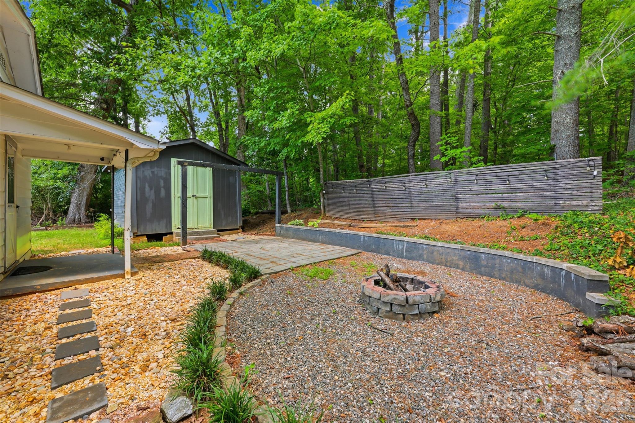 1320 Tom Fox Street — Morganton