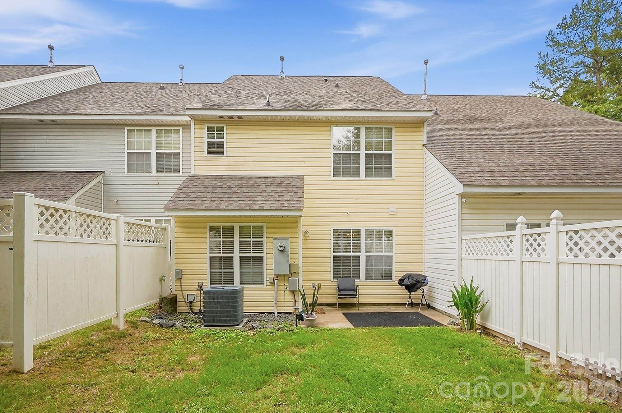 10618 Pointed Leaf Court — Charlotte
