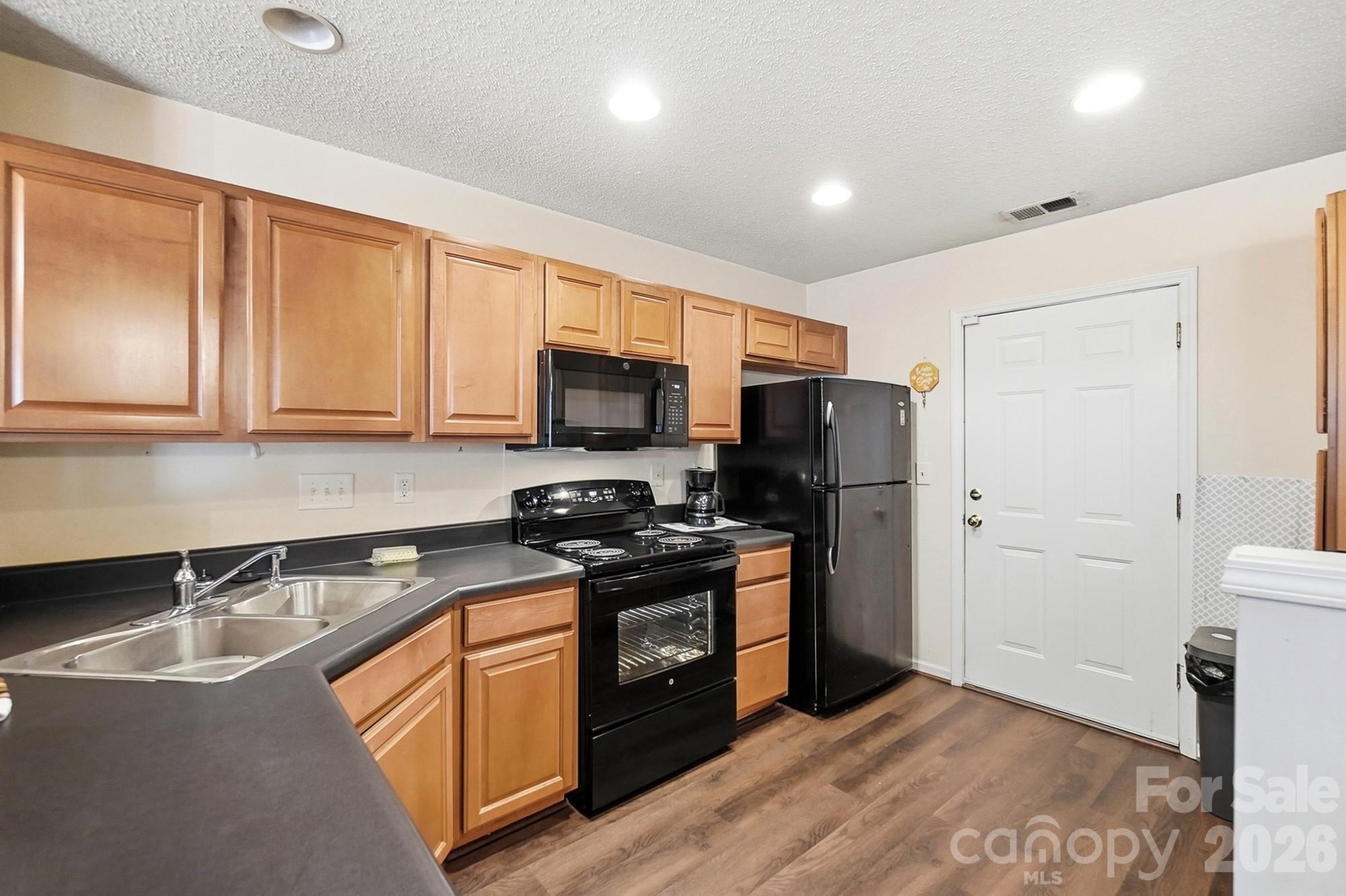 10618 Pointed Leaf Court — Charlotte