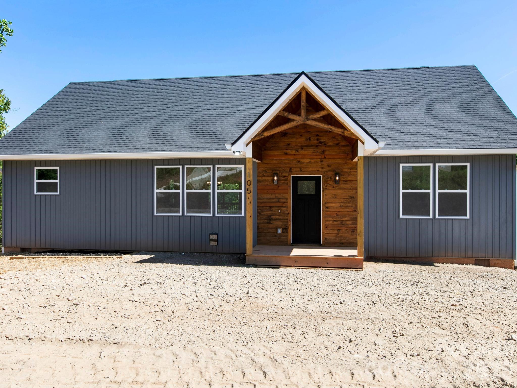 105 S Vineyard Village Drive — Old Fort