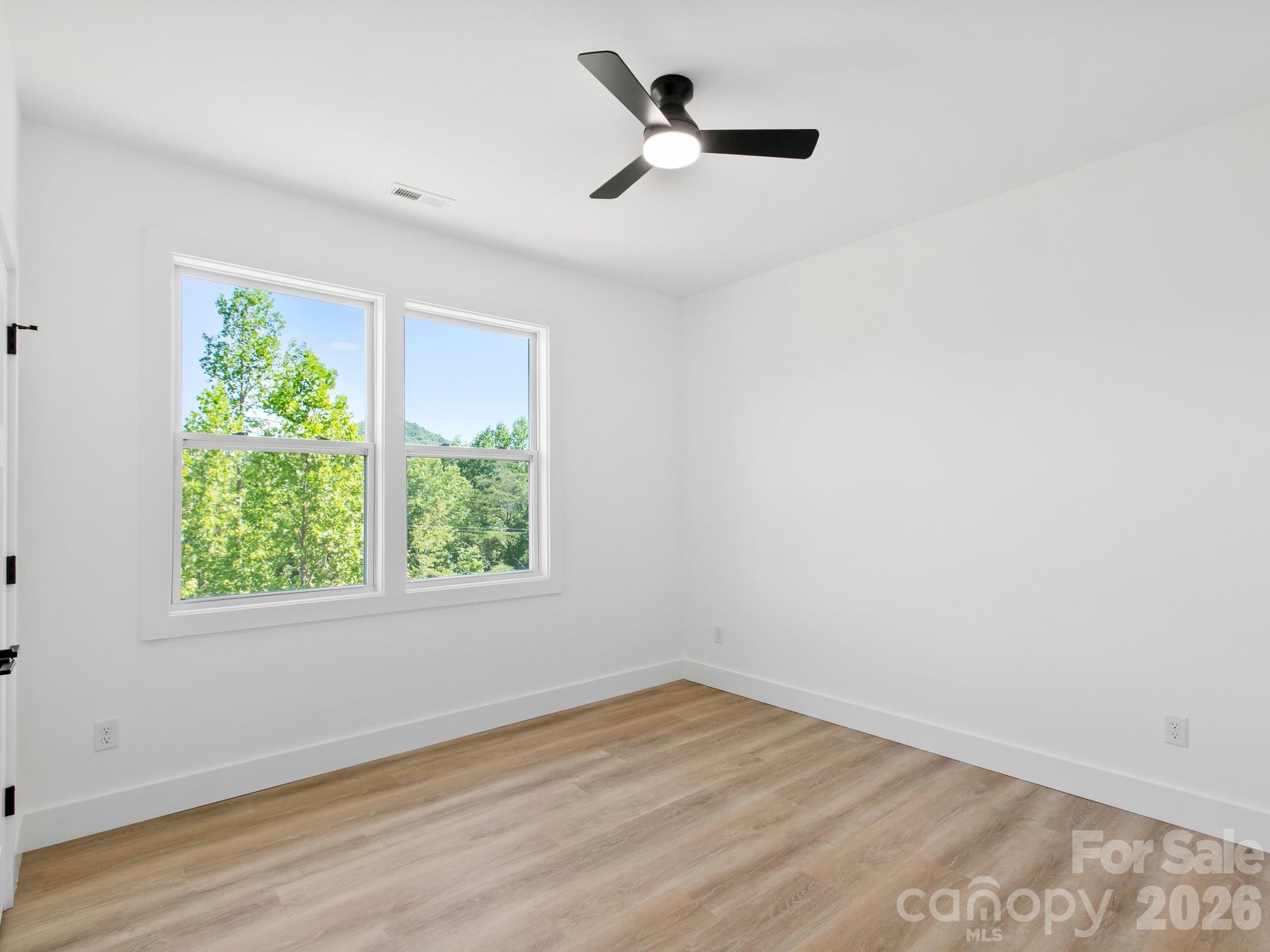 105 S Vineyard Village Drive — Old Fort