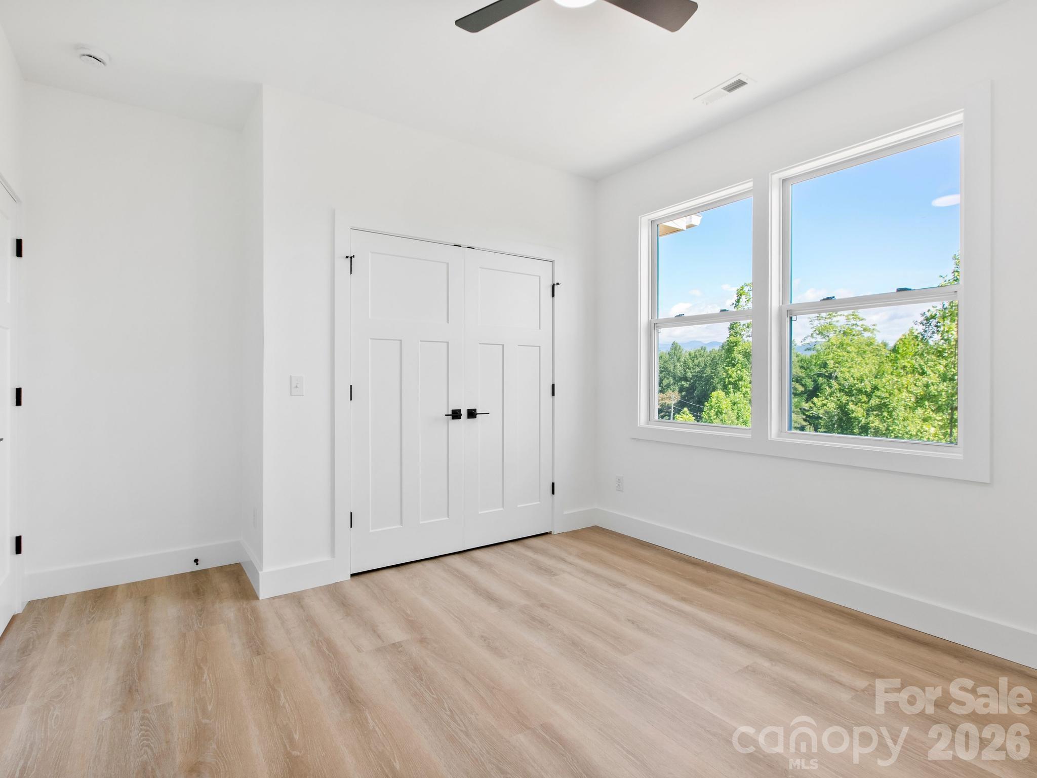 105 S Vineyard Village Drive — Old Fort