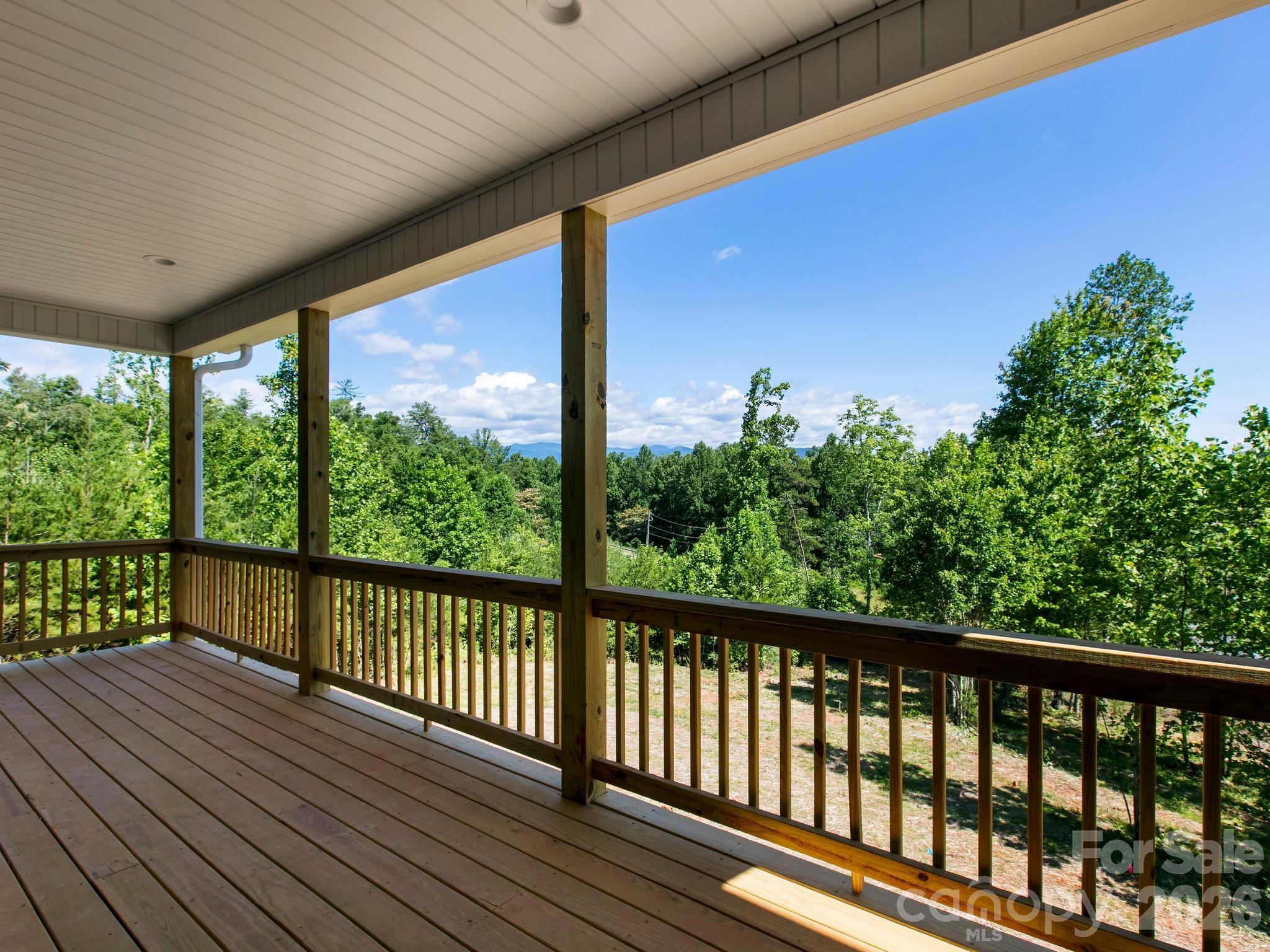 105 S Vineyard Village Drive — Old Fort