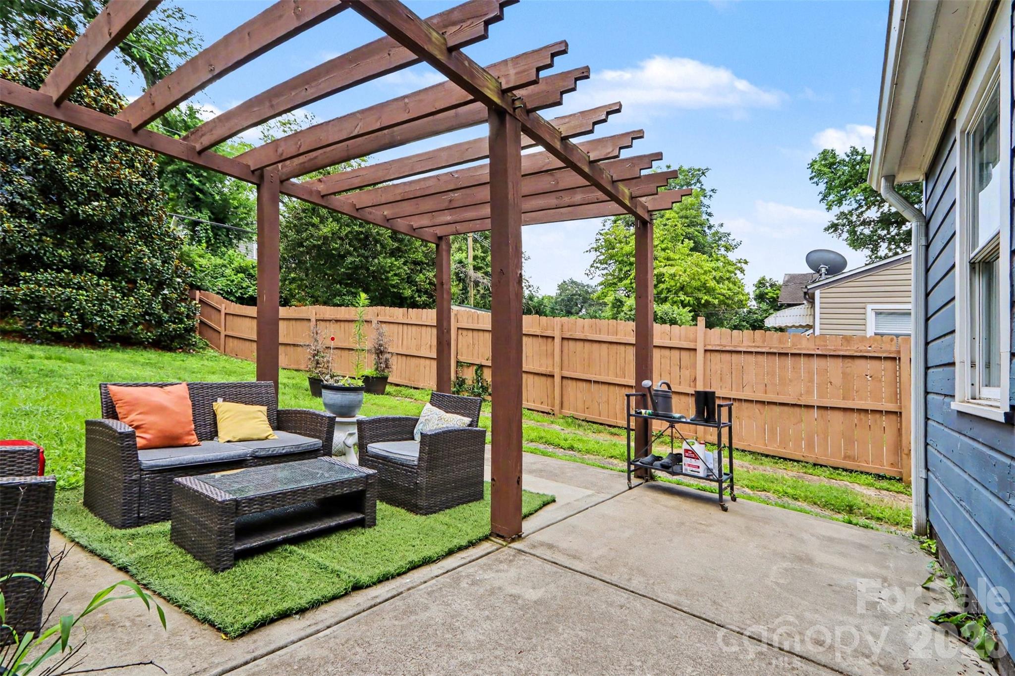 1013 Spruce Street — Charlotte