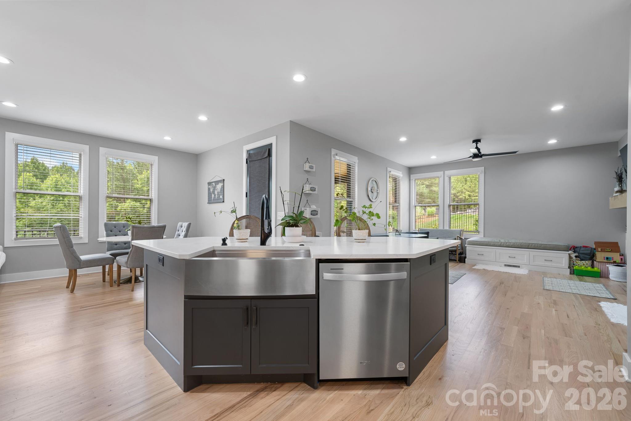 102 Gunpowder View Circle — Granite Falls