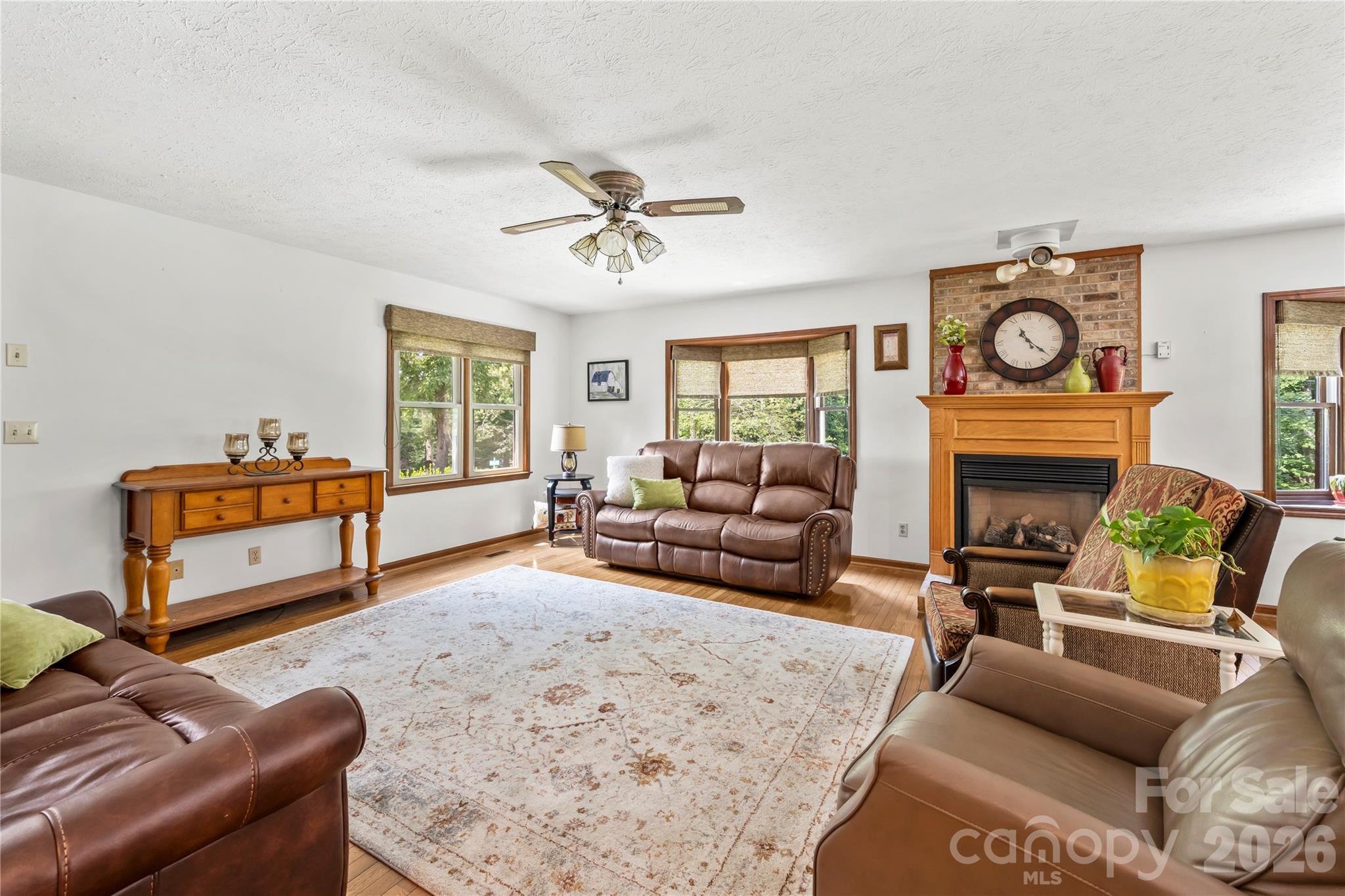 6 Kendra Road — Hendersonville