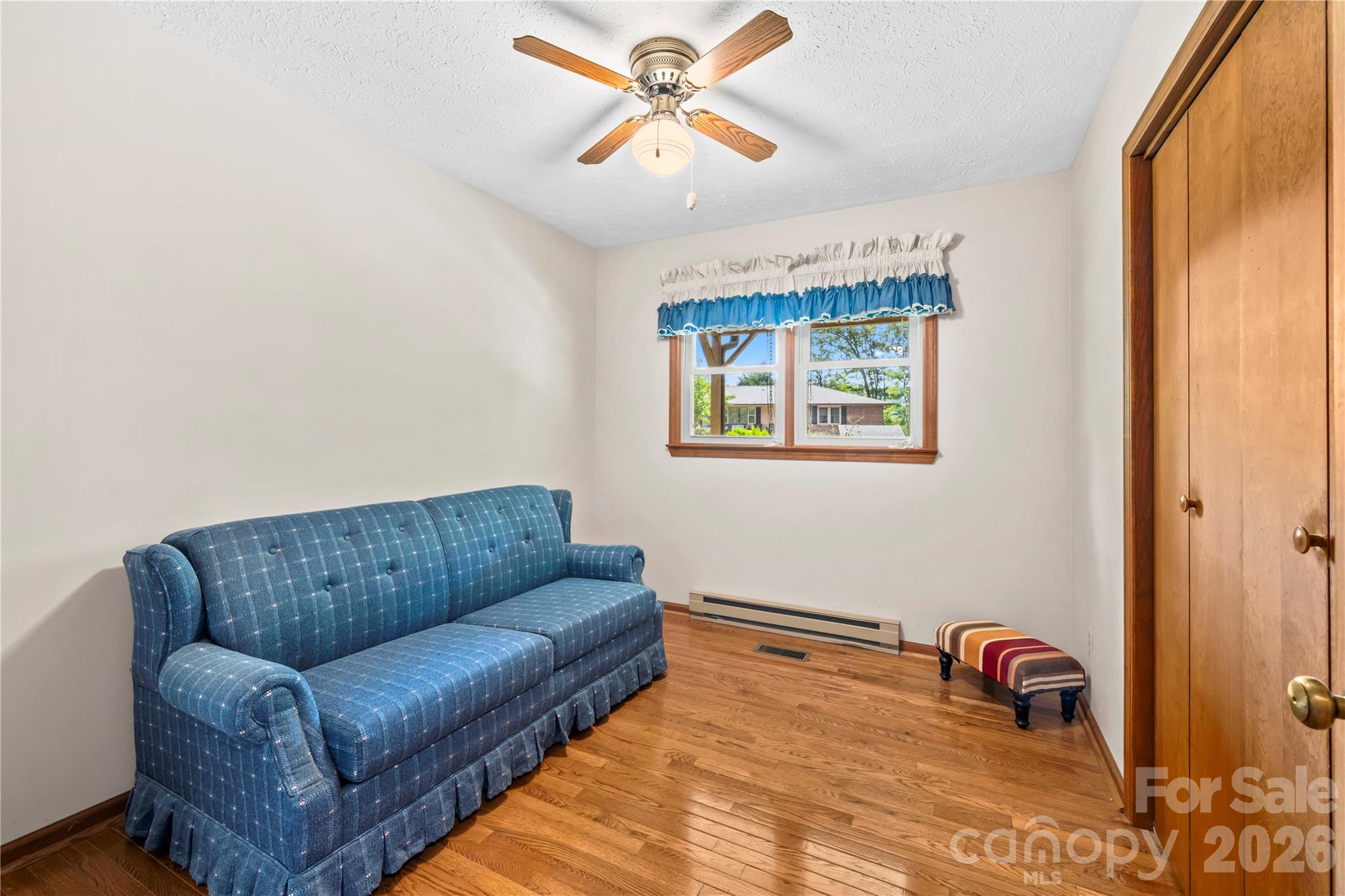 6 Kendra Road — Hendersonville