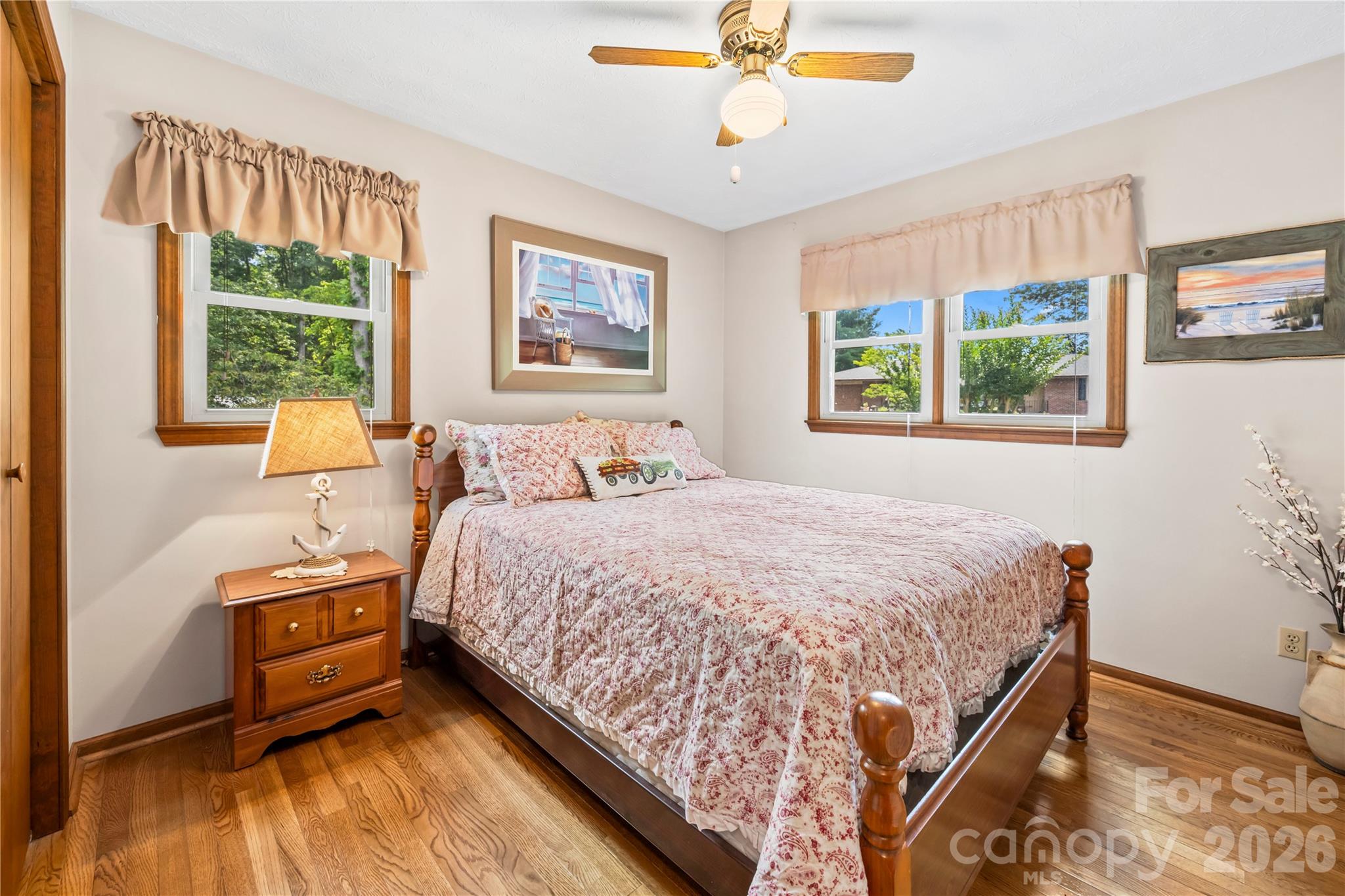 6 Kendra Road — Hendersonville