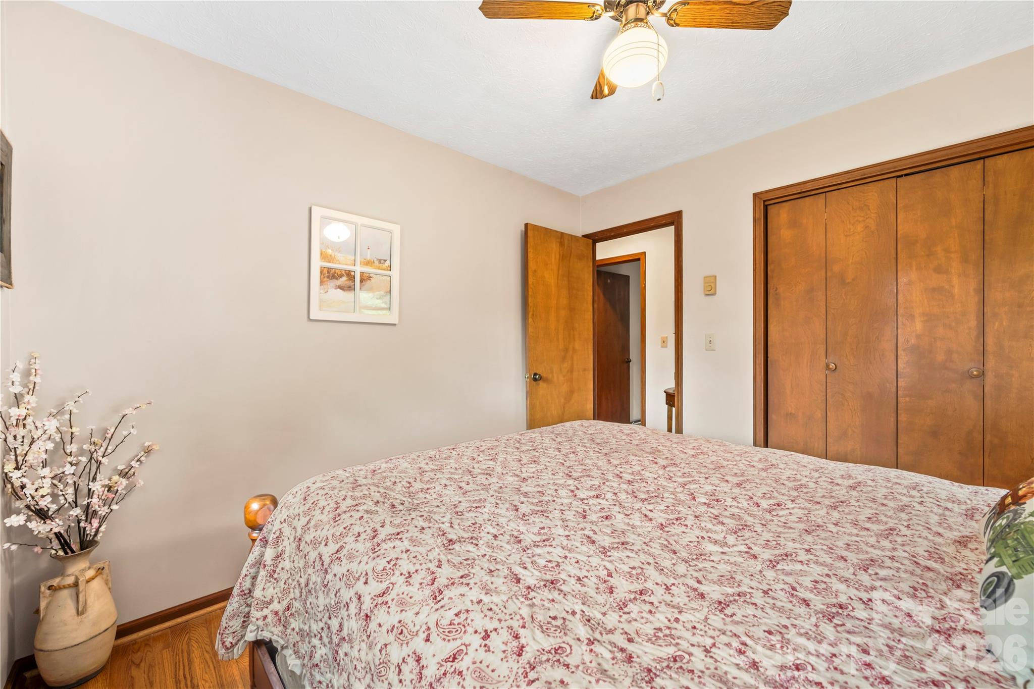 6 Kendra Road — Hendersonville