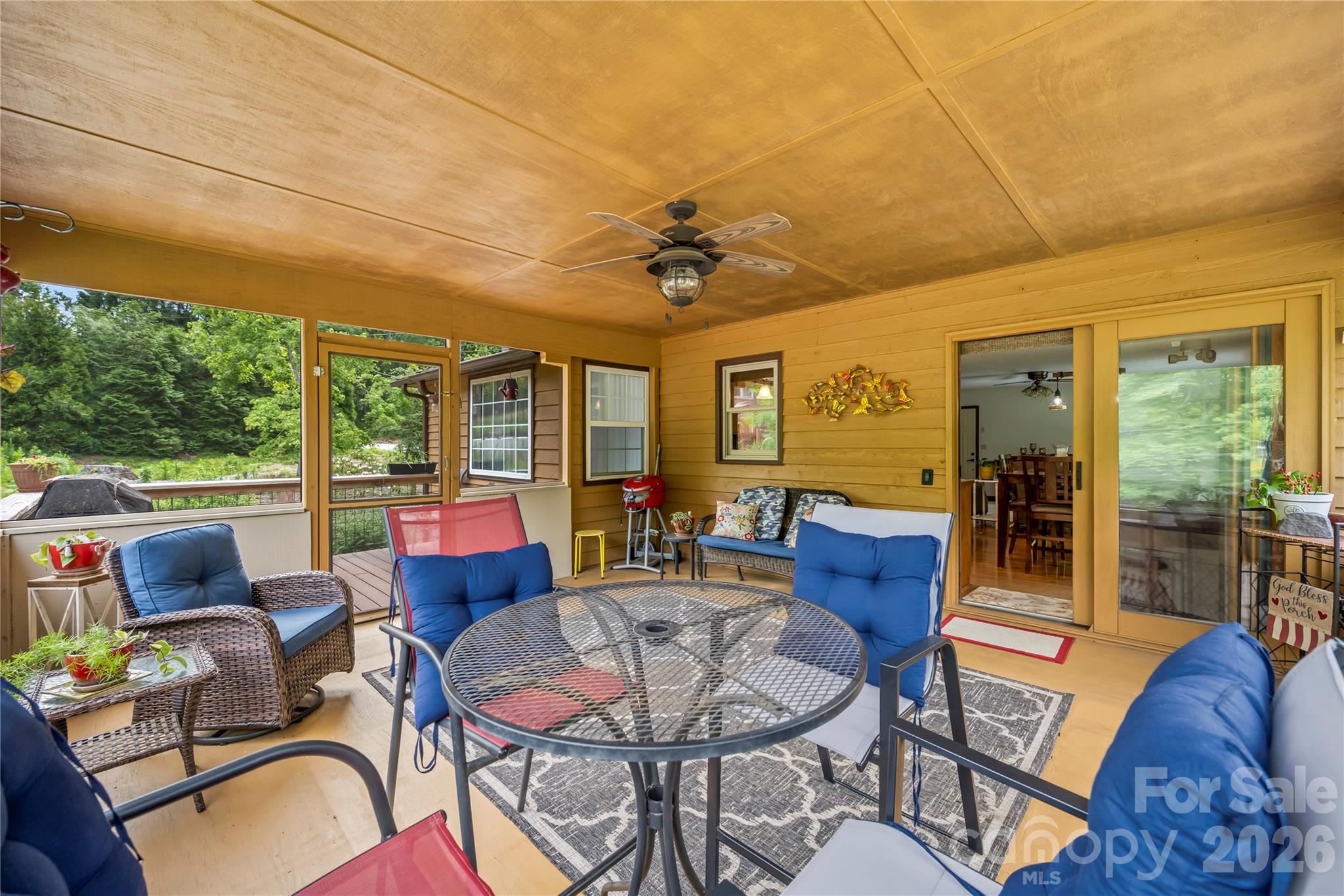 6 Kendra Road — Hendersonville
