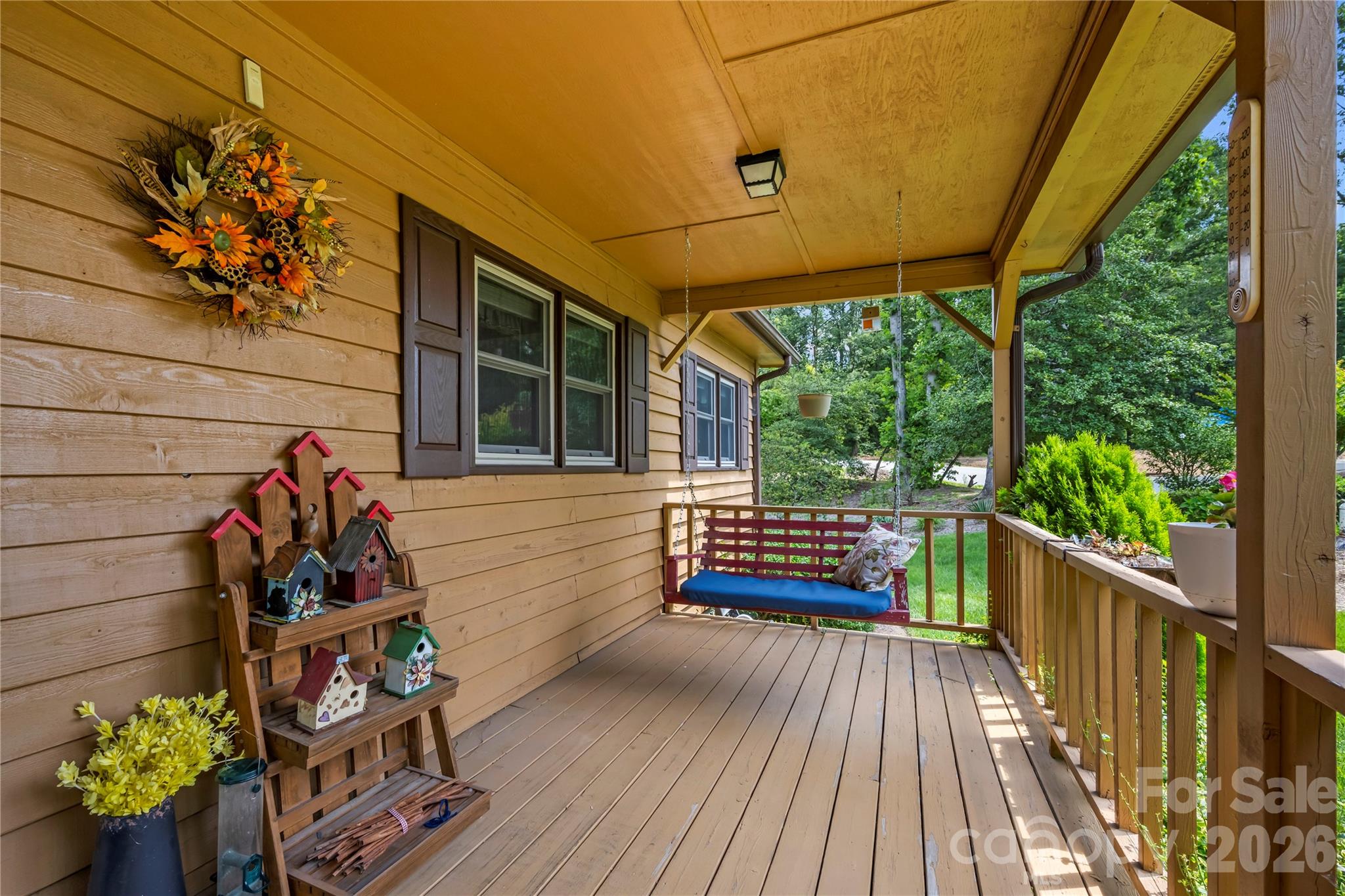 6 Kendra Road — Hendersonville