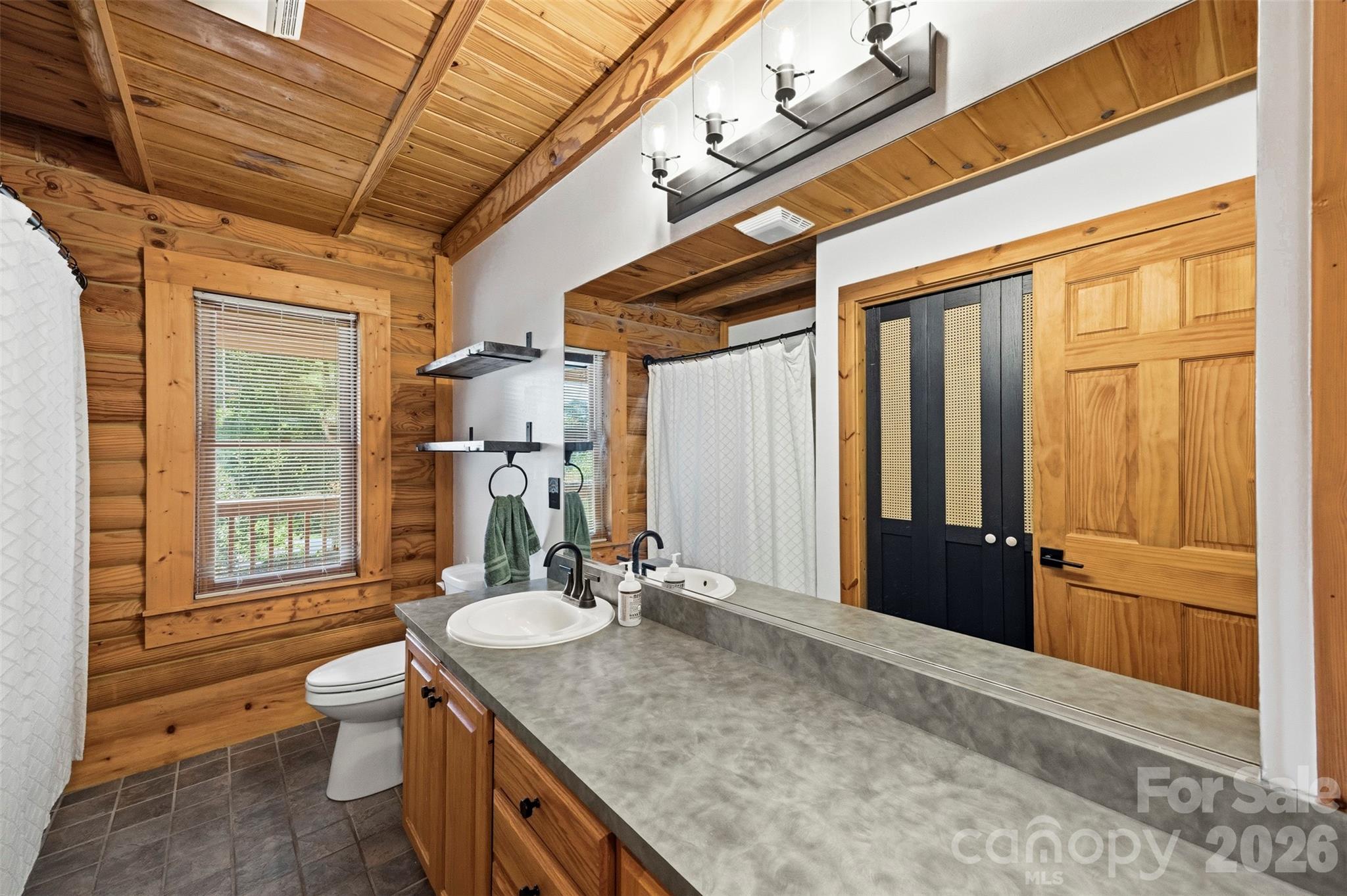 133 Folkstone Road — Mooresville