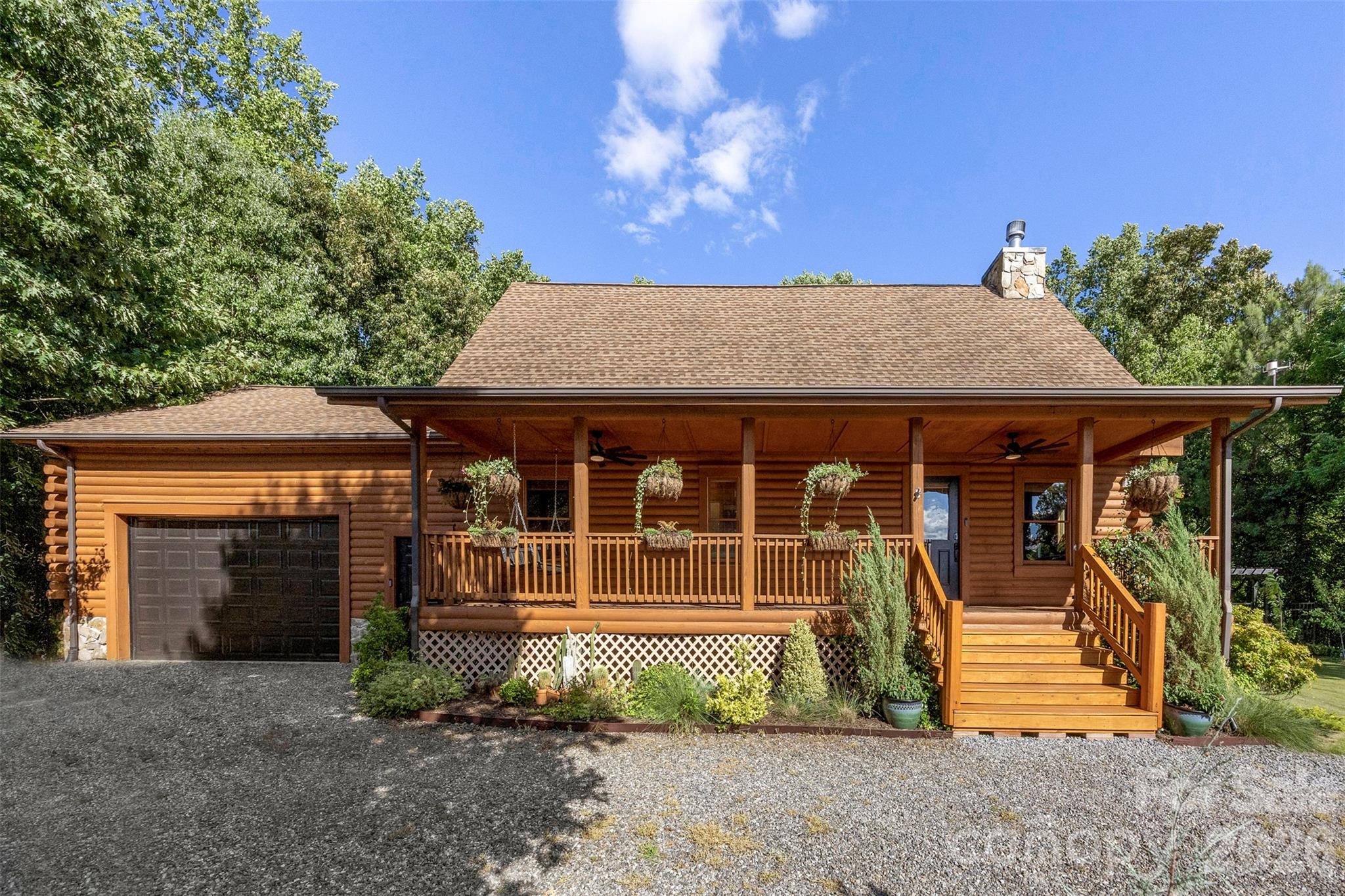 133 Folkstone Road — Mooresville
