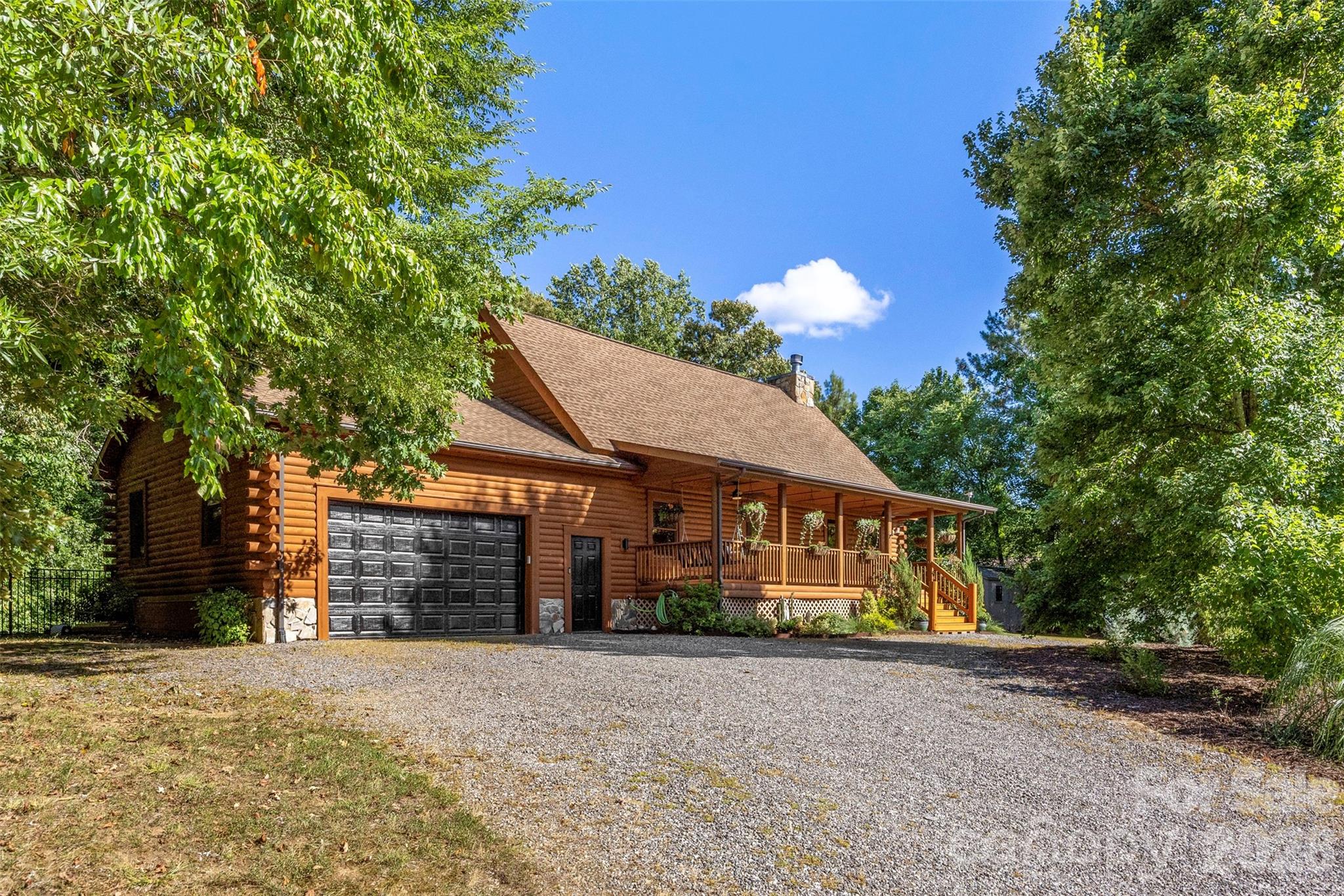 133 Folkstone Road — Mooresville