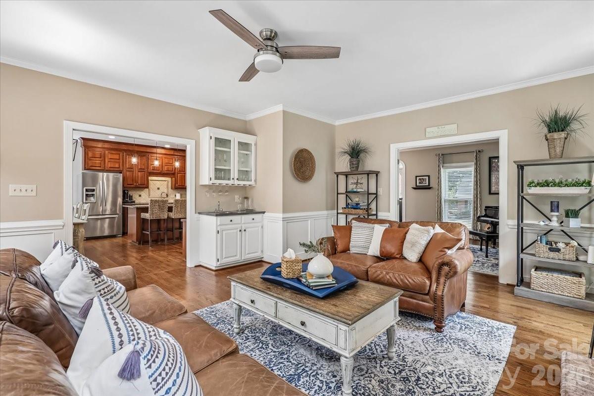 10516 Hollybrook Drive — Charlotte
