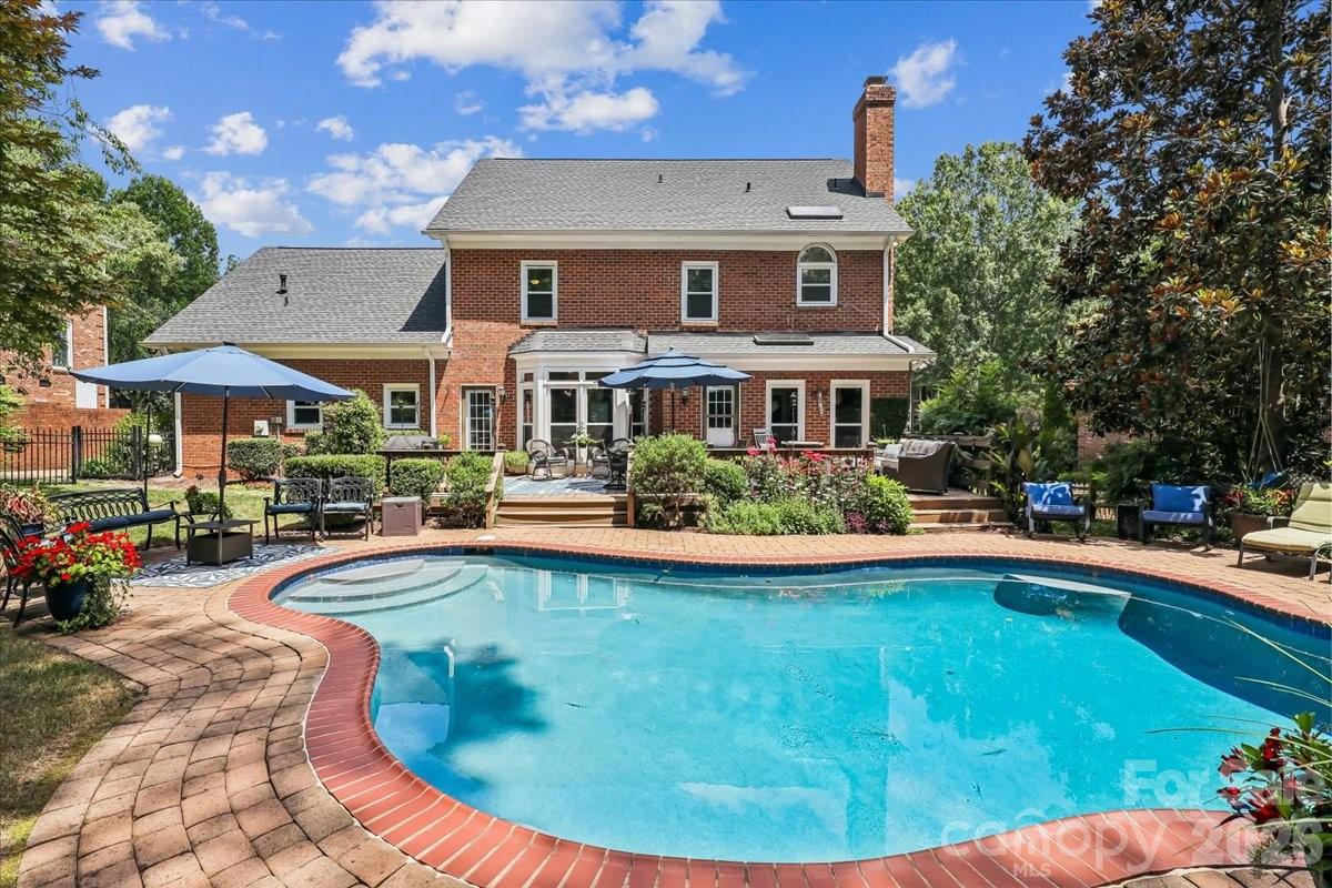 10516 Hollybrook Drive — Charlotte