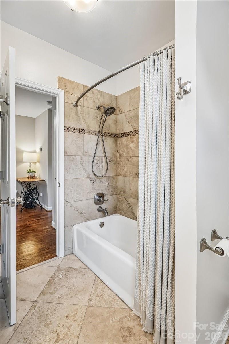 10516 Hollybrook Drive — Charlotte