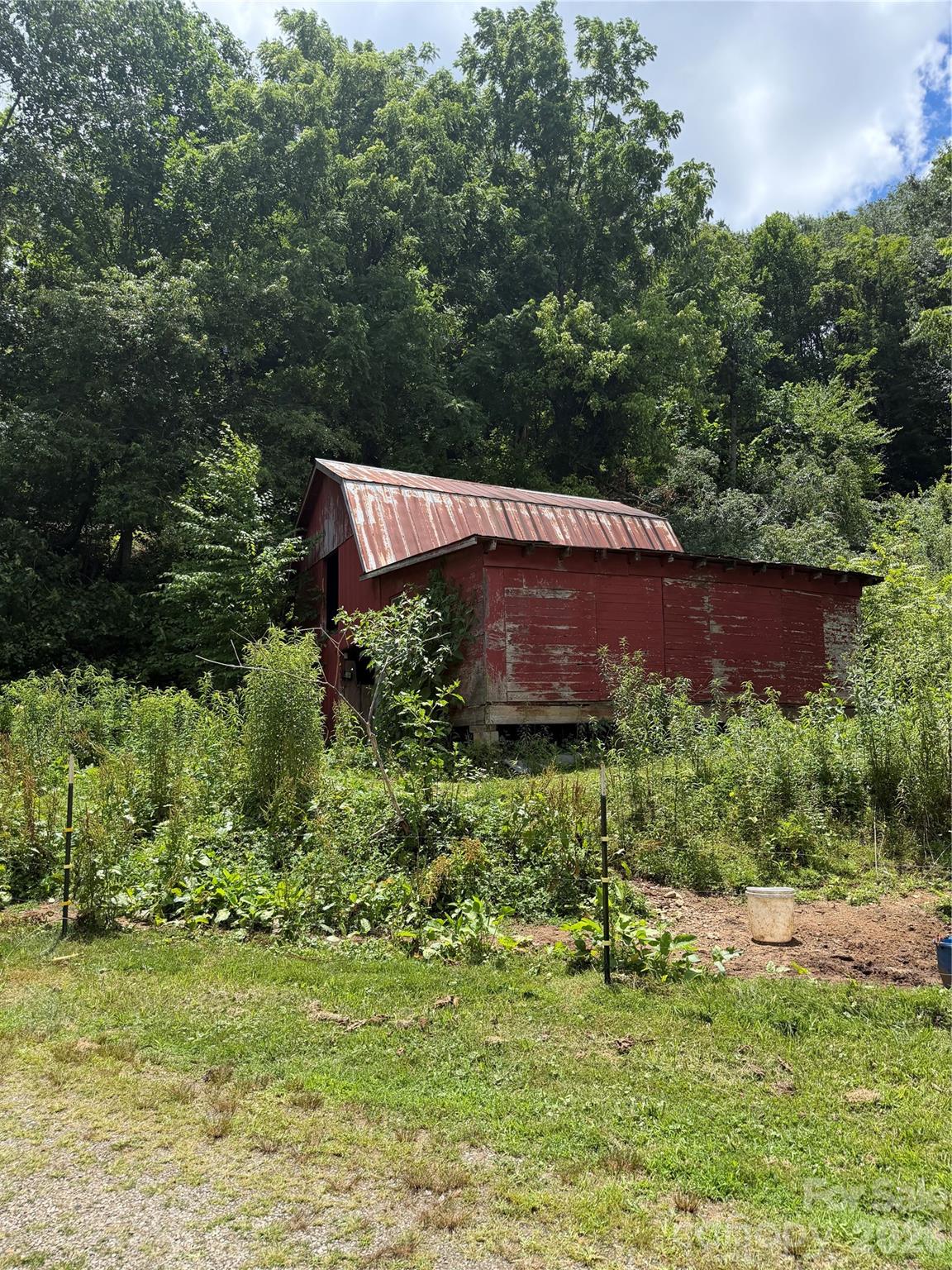 691 Old Balsam Road — Waynesville