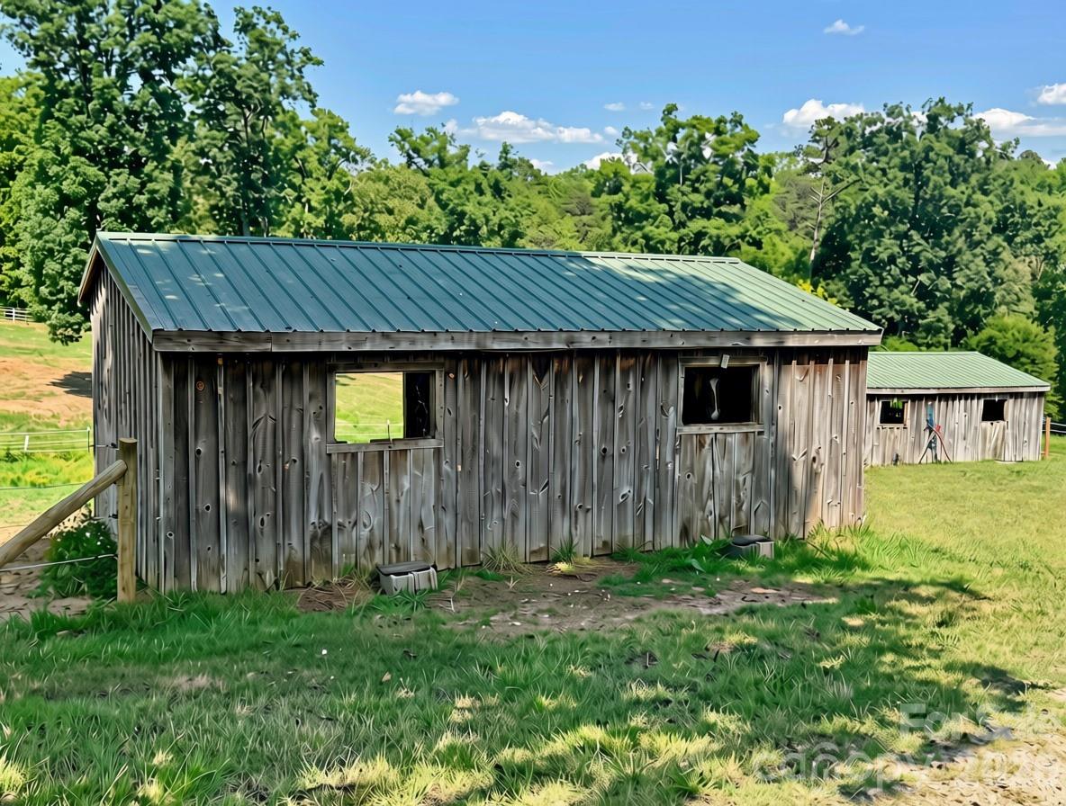 5835 Kreps Road — Clover