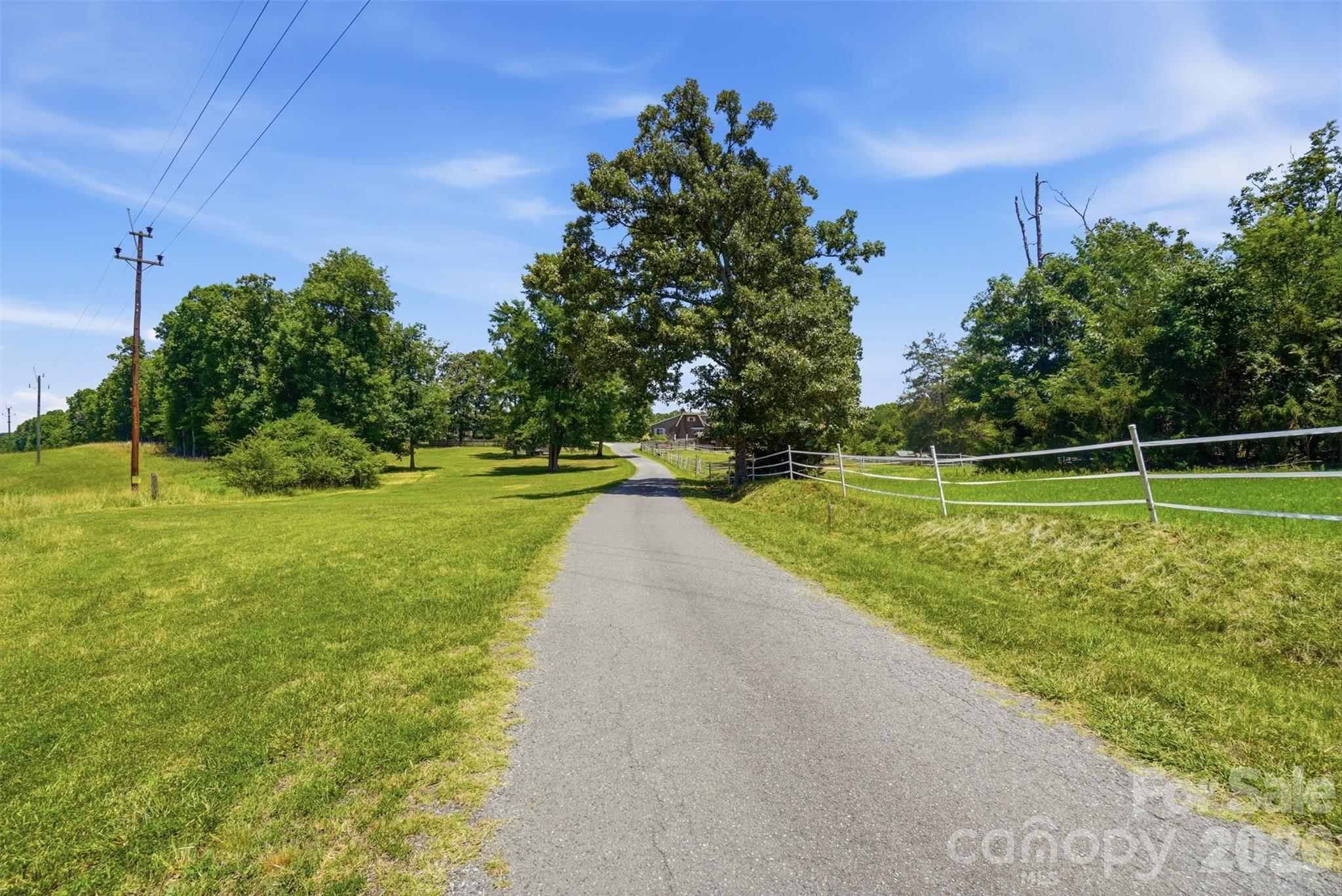 5835 Kreps Road — Clover