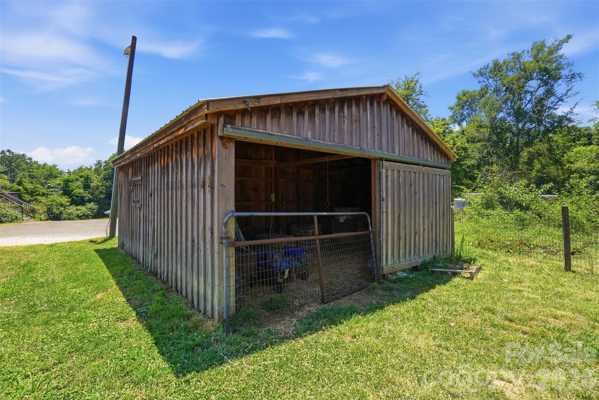 5835 Kreps Road — Clover