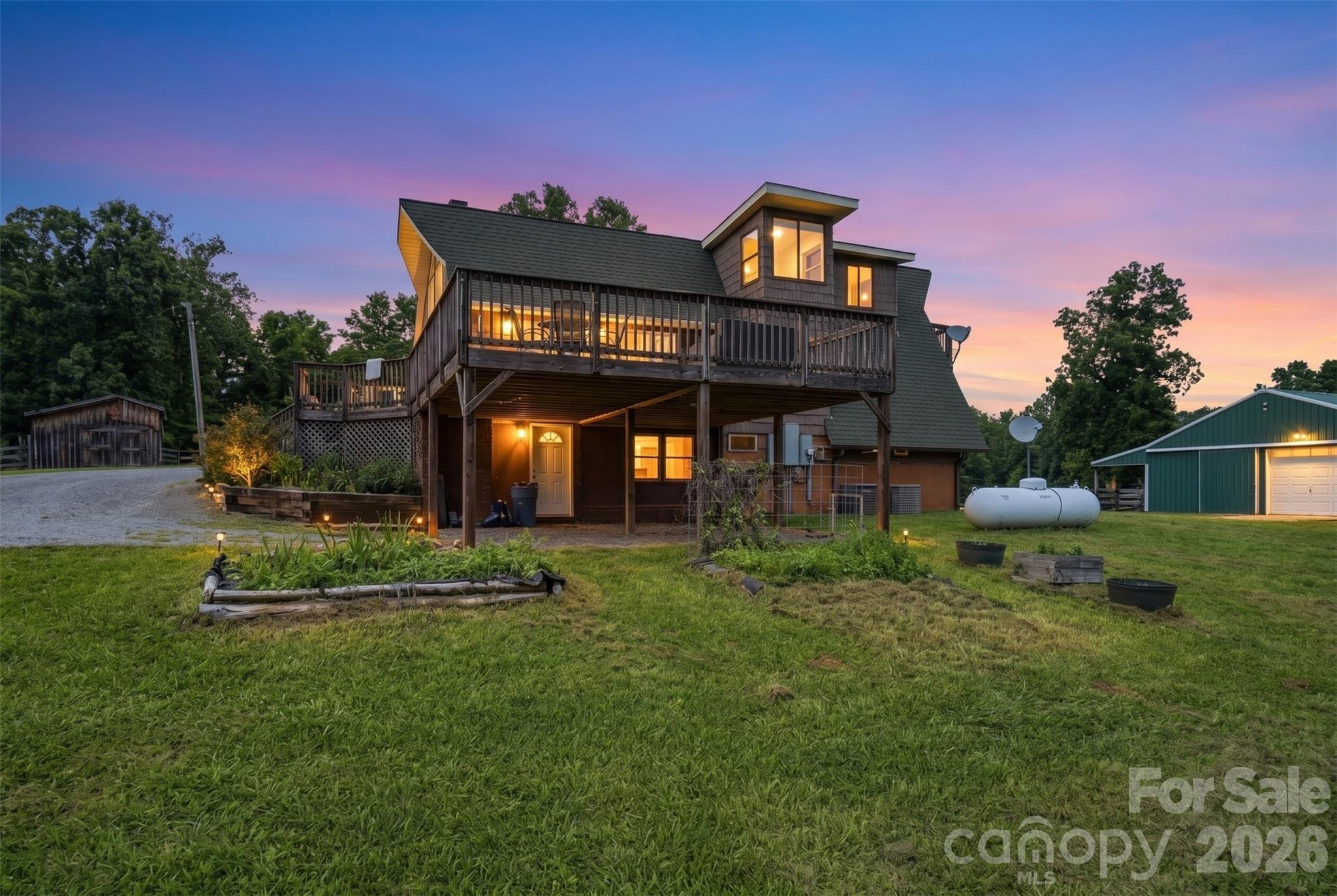 5835 Kreps Road — Clover