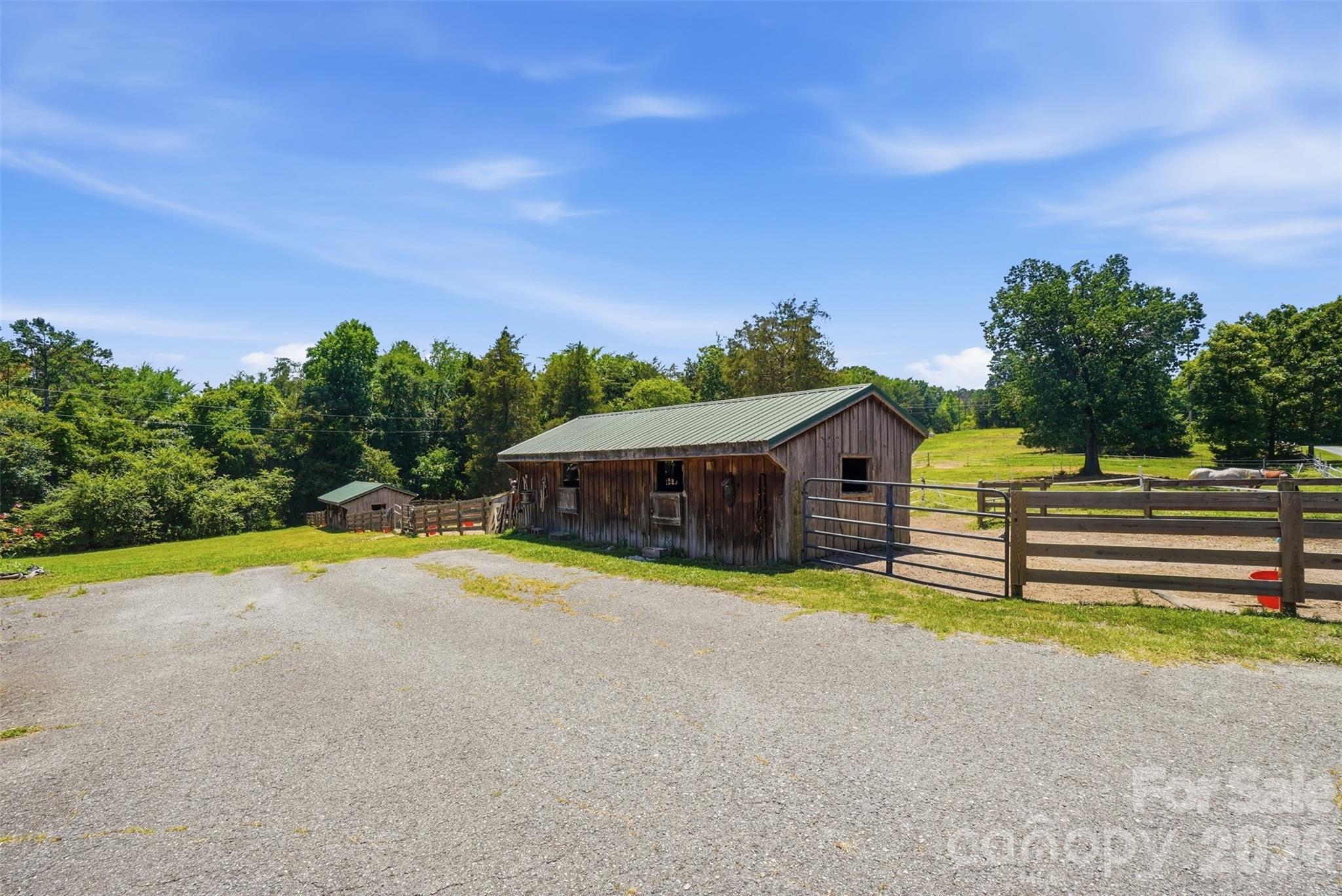 5835 Kreps Road — Clover