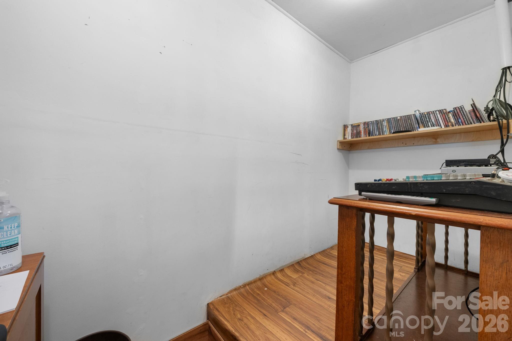 1715 Morningstar Church Road — Lenoir