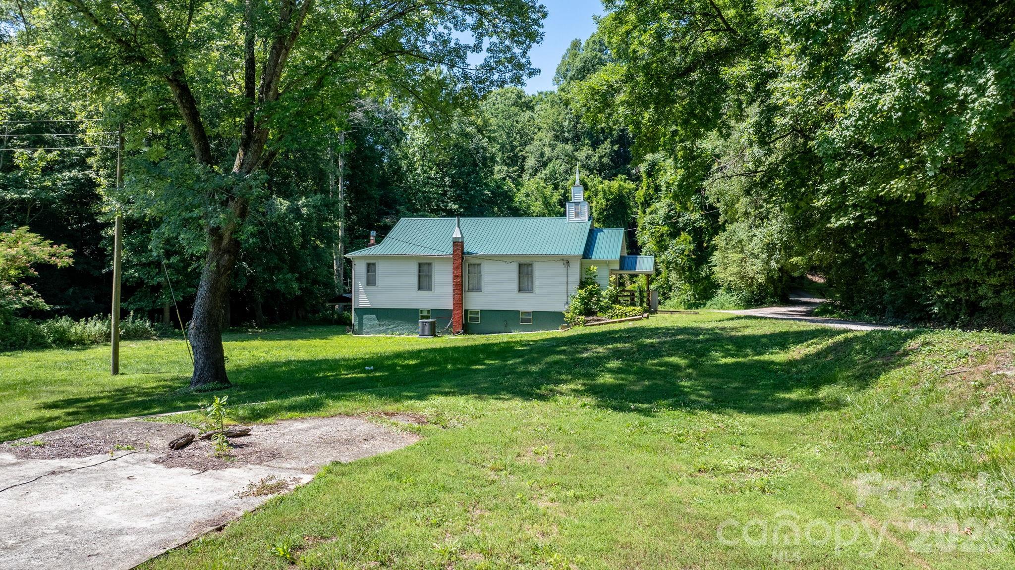 1715 Morningstar Church Road — Lenoir