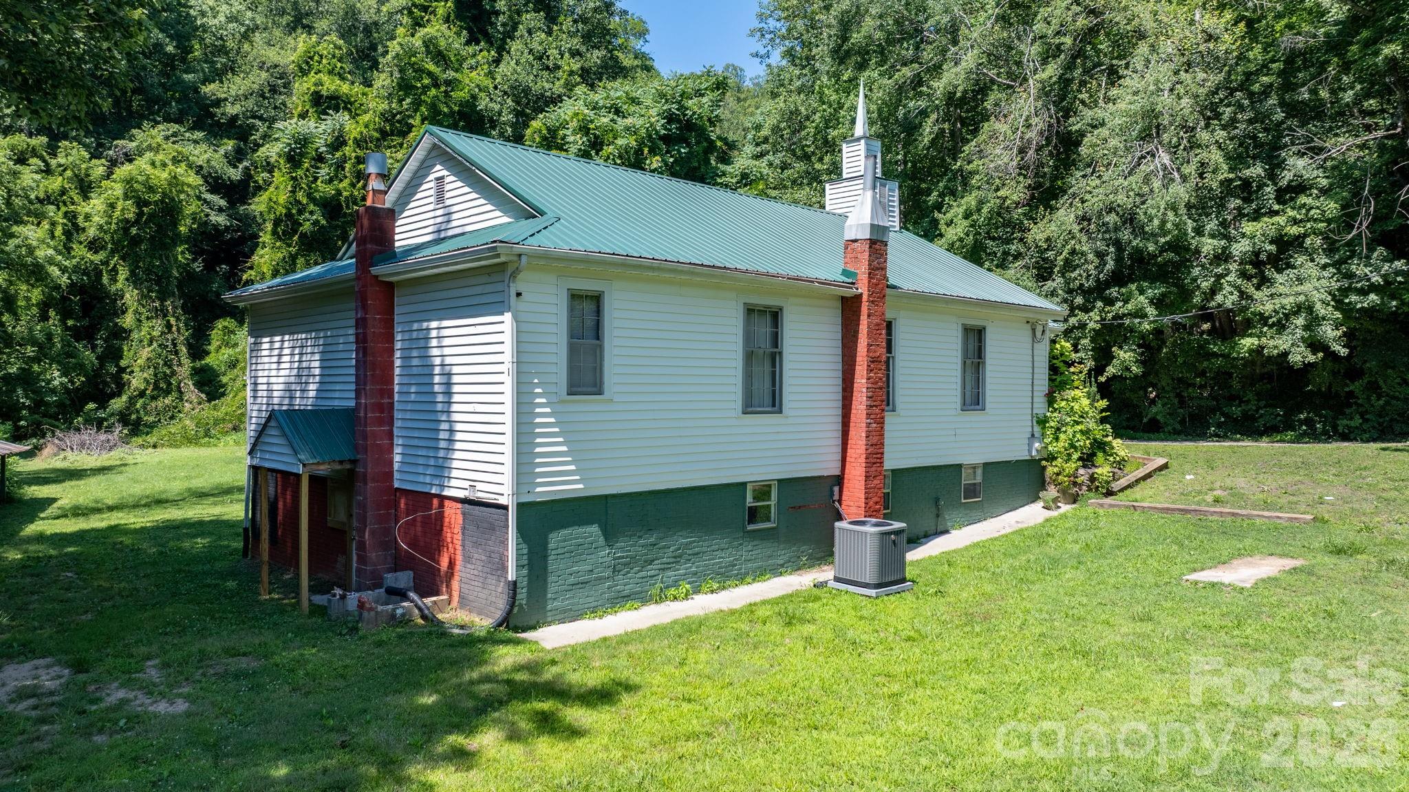 1715 Morningstar Church Road — Lenoir