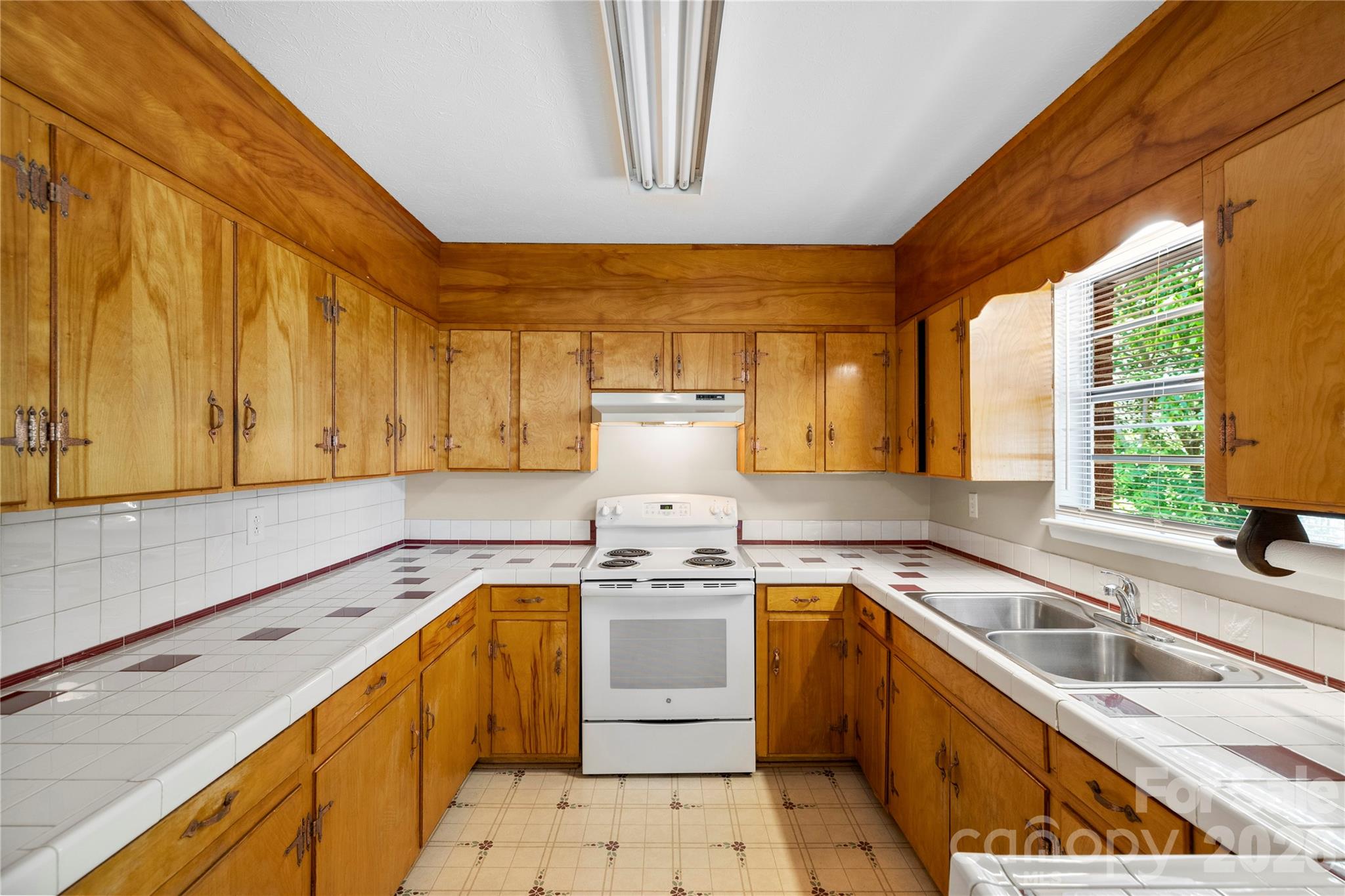 309 Oak Hill Road — Candler