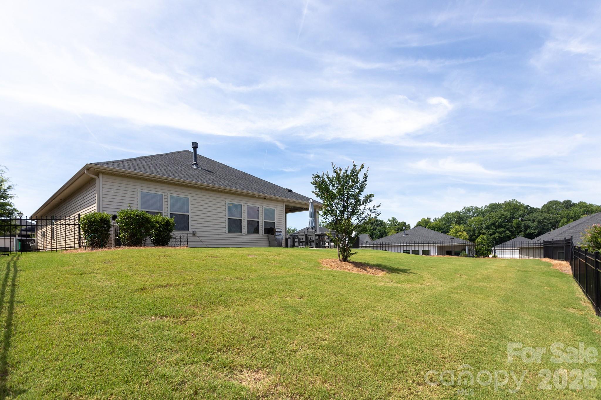 11809 Red Leaf Drive — Charlotte