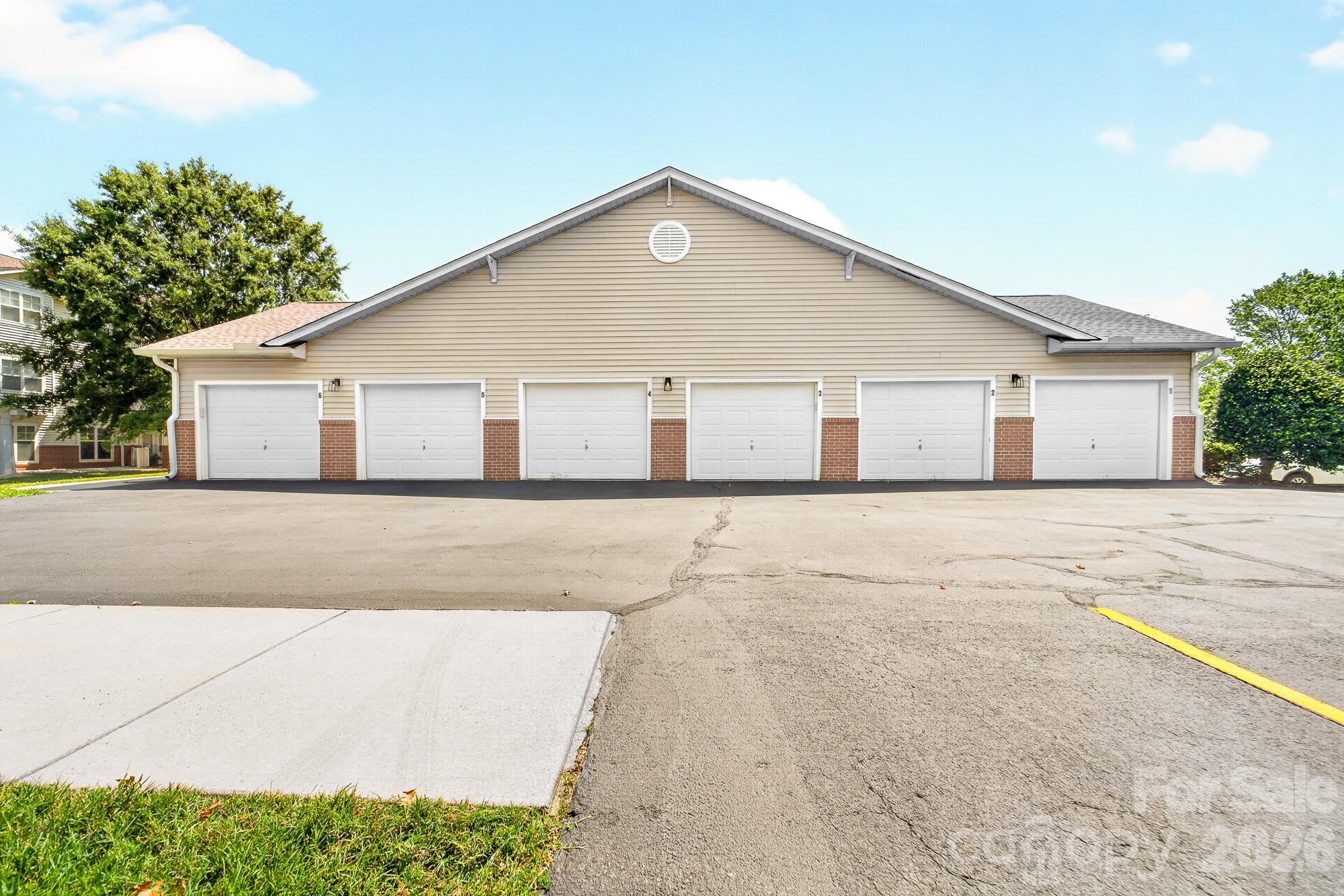 11721 Ridgeway Park Drive — Charlotte
