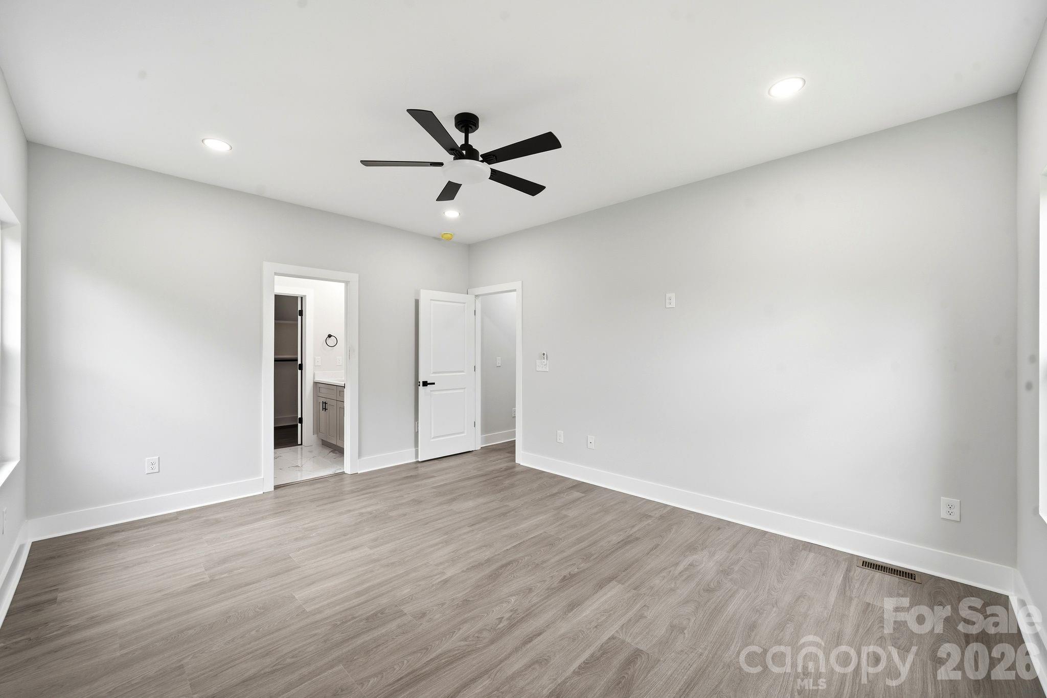 272 Hilltop Avenue SW — Concord
