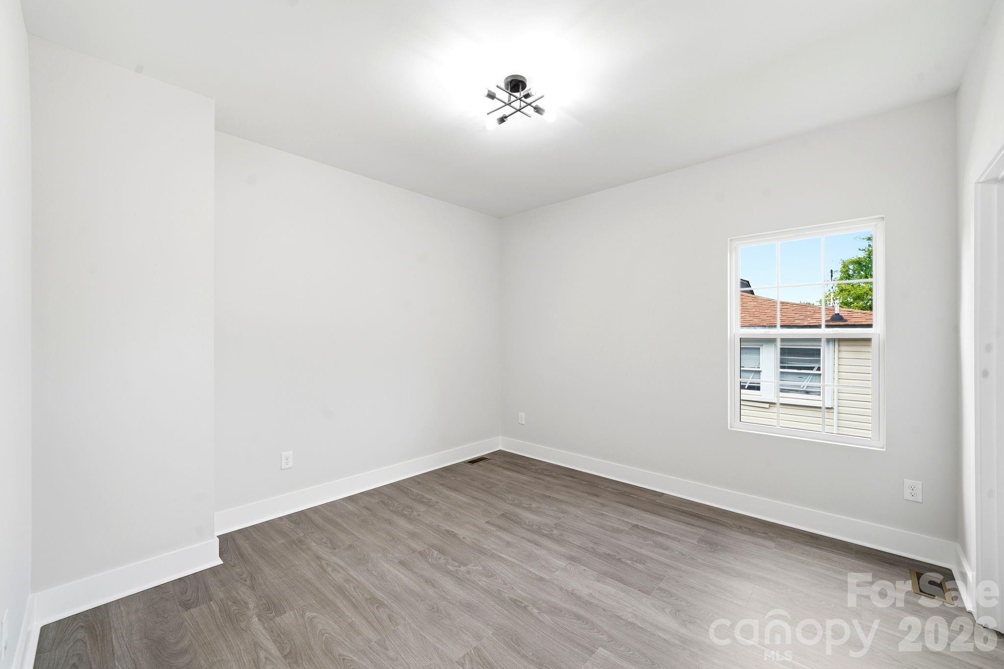 272 Hilltop Avenue SW — Concord
