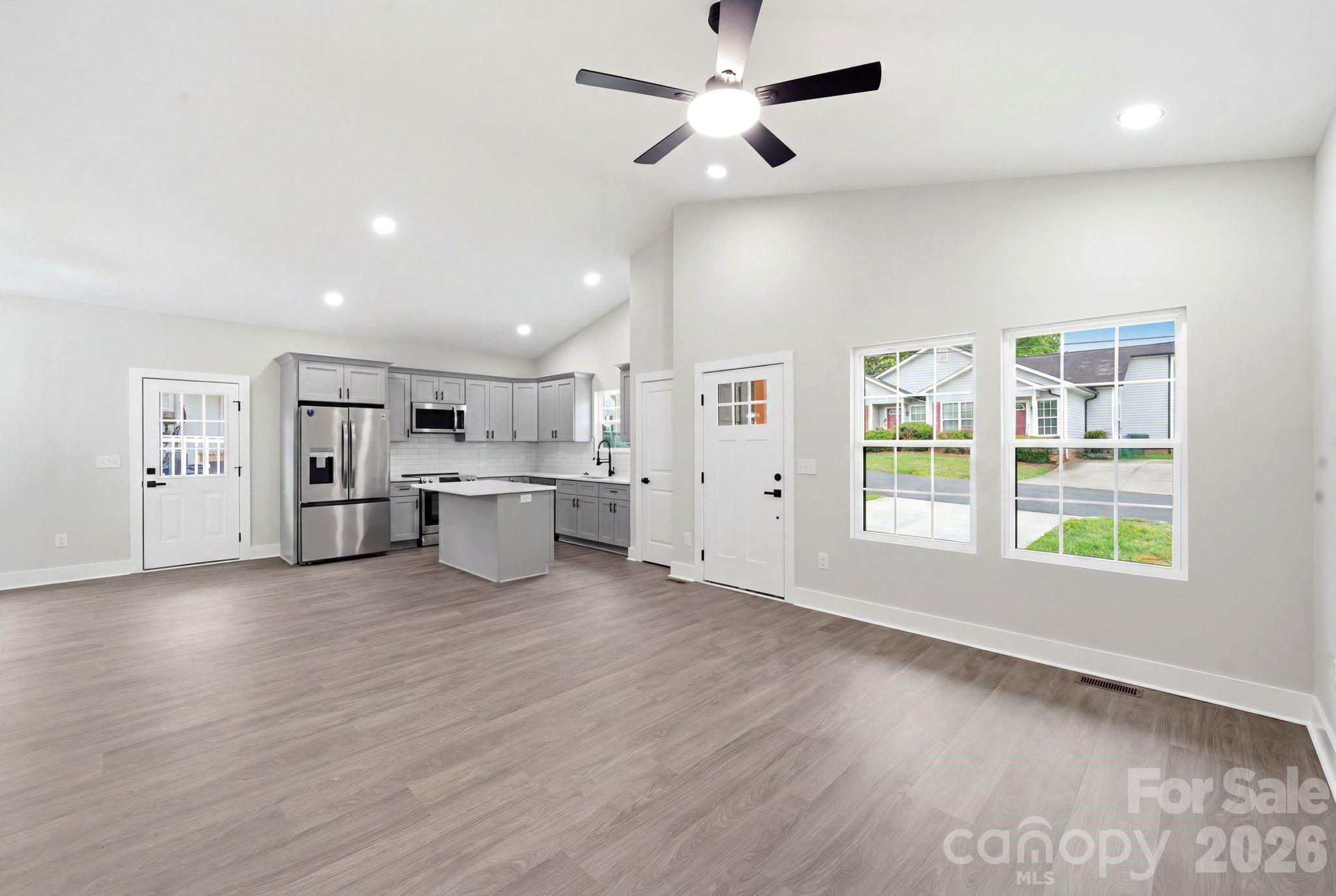 272 Hilltop Avenue SW — Concord