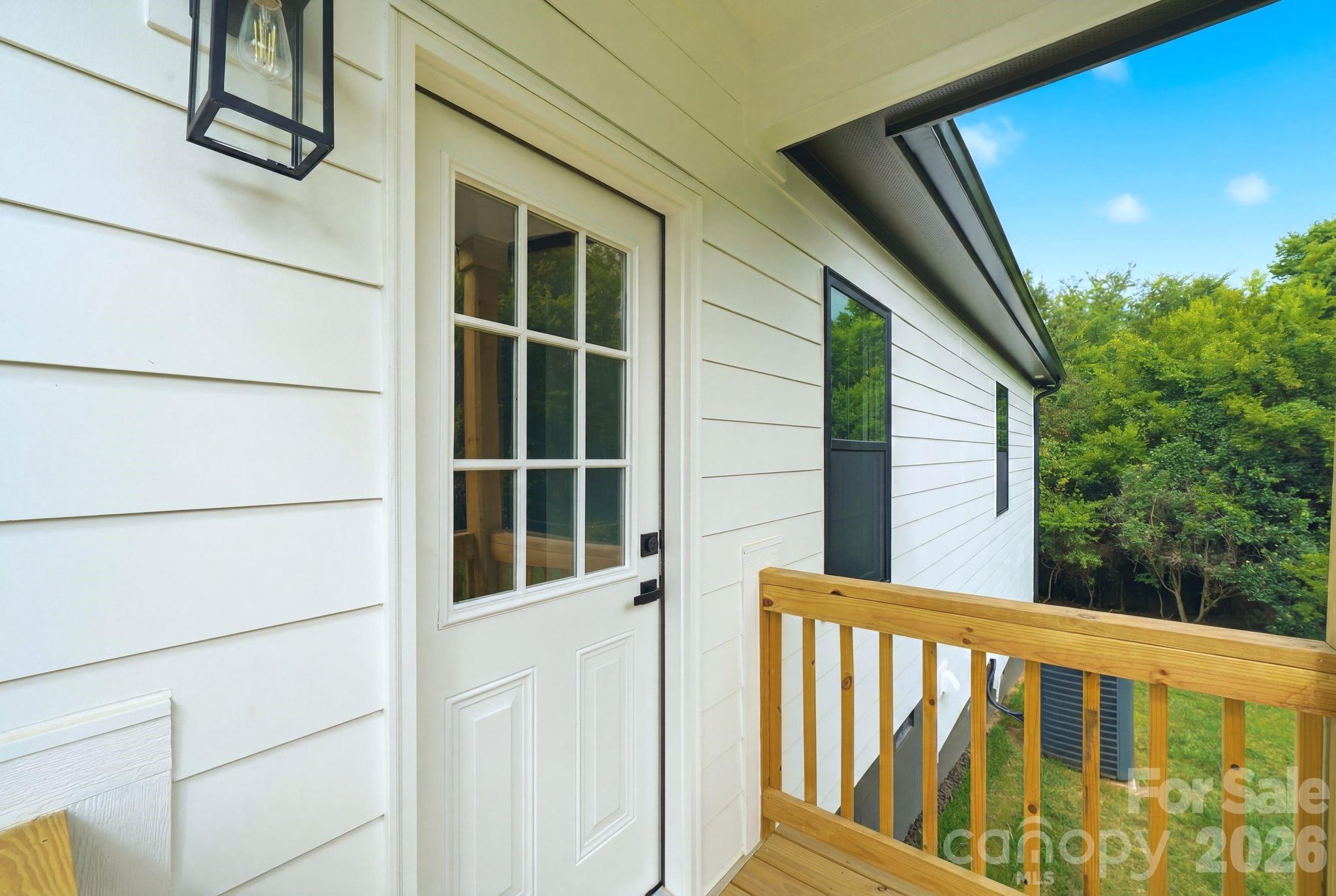 272 Hilltop Avenue SW — Concord
