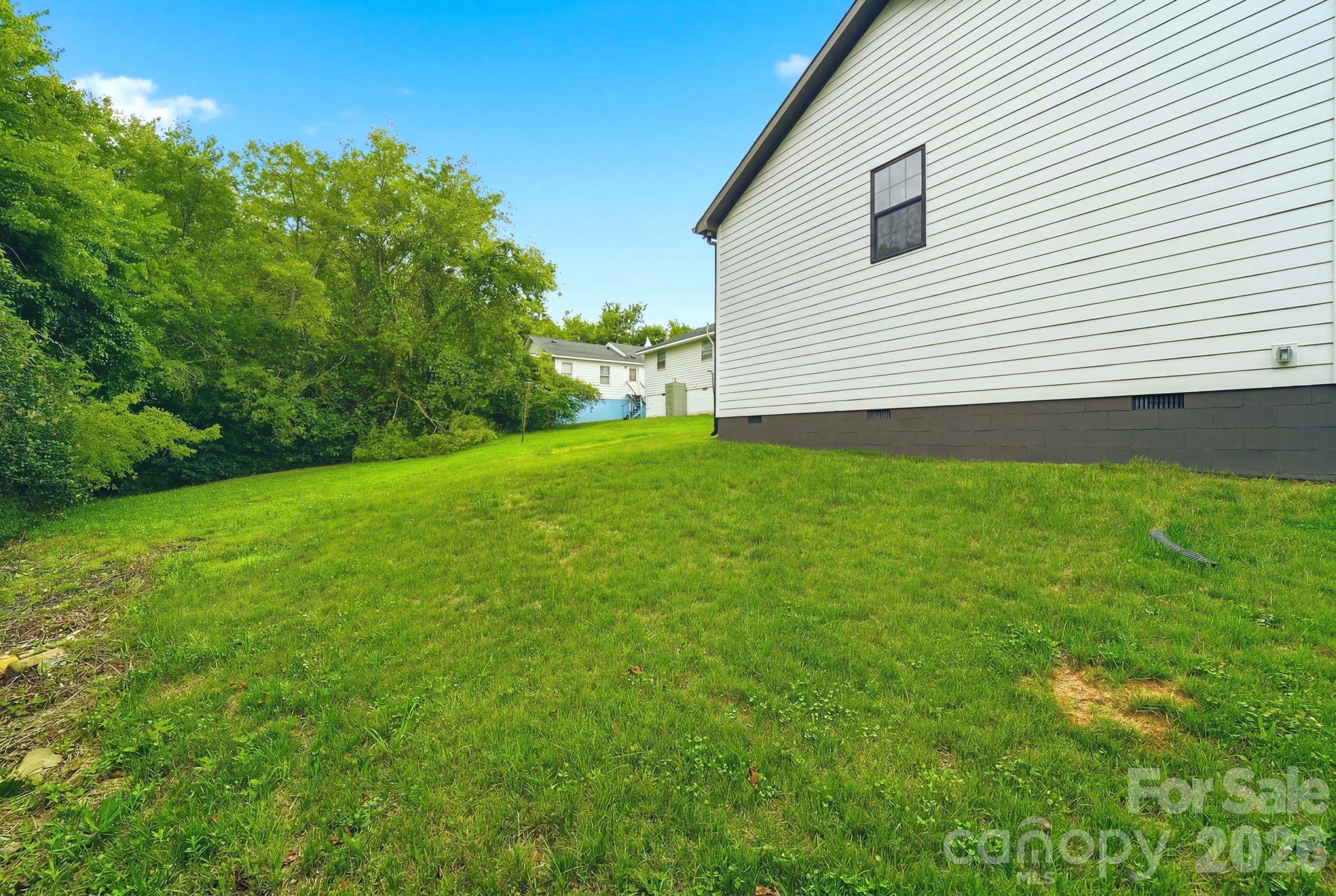 272 Hilltop Avenue SW — Concord