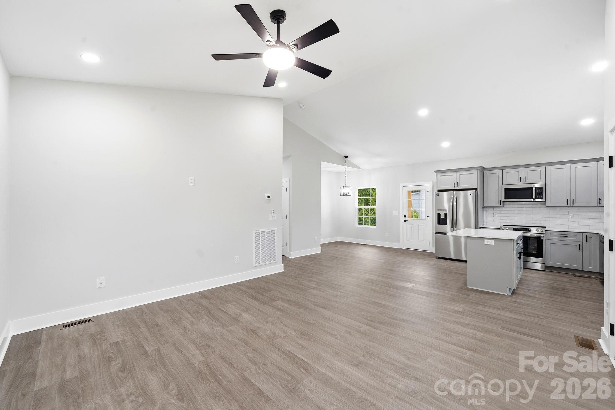 272 Hilltop Avenue SW — Concord