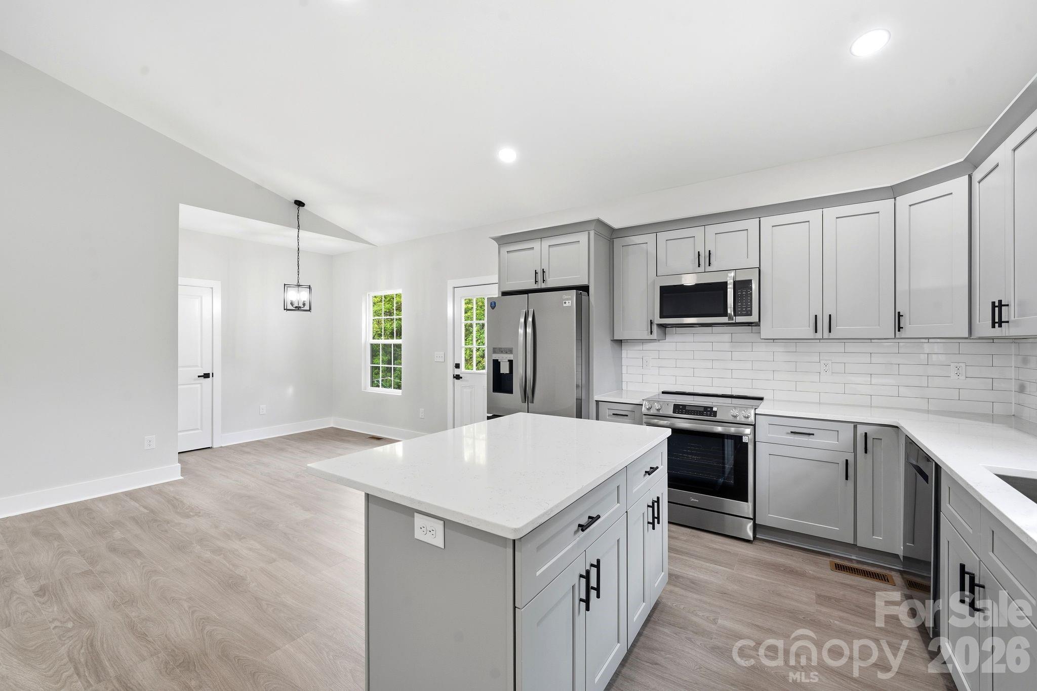 272 Hilltop Avenue SW — Concord