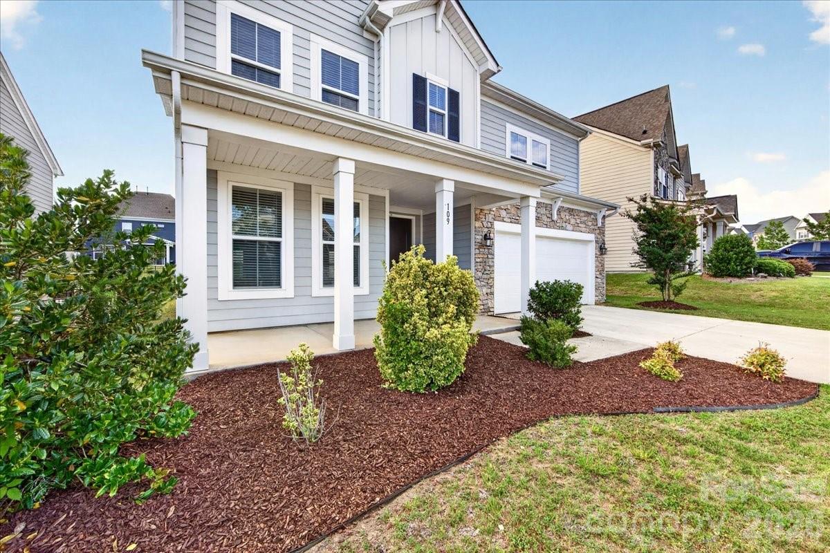 109 Tetcott Street — Mooresville