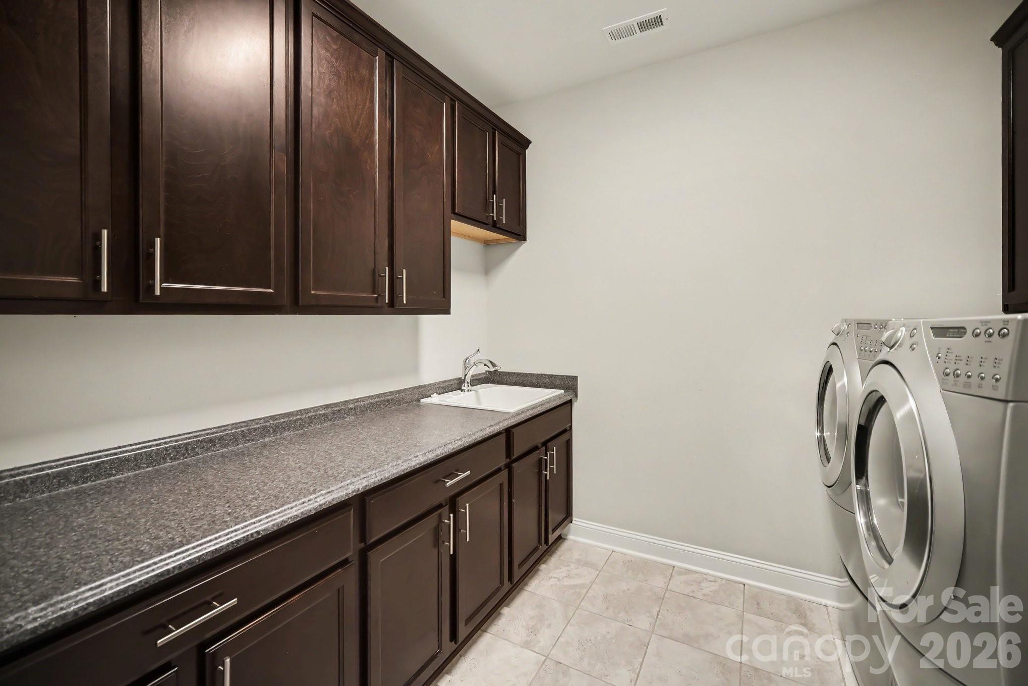 9032 Treetop Way NW — Concord