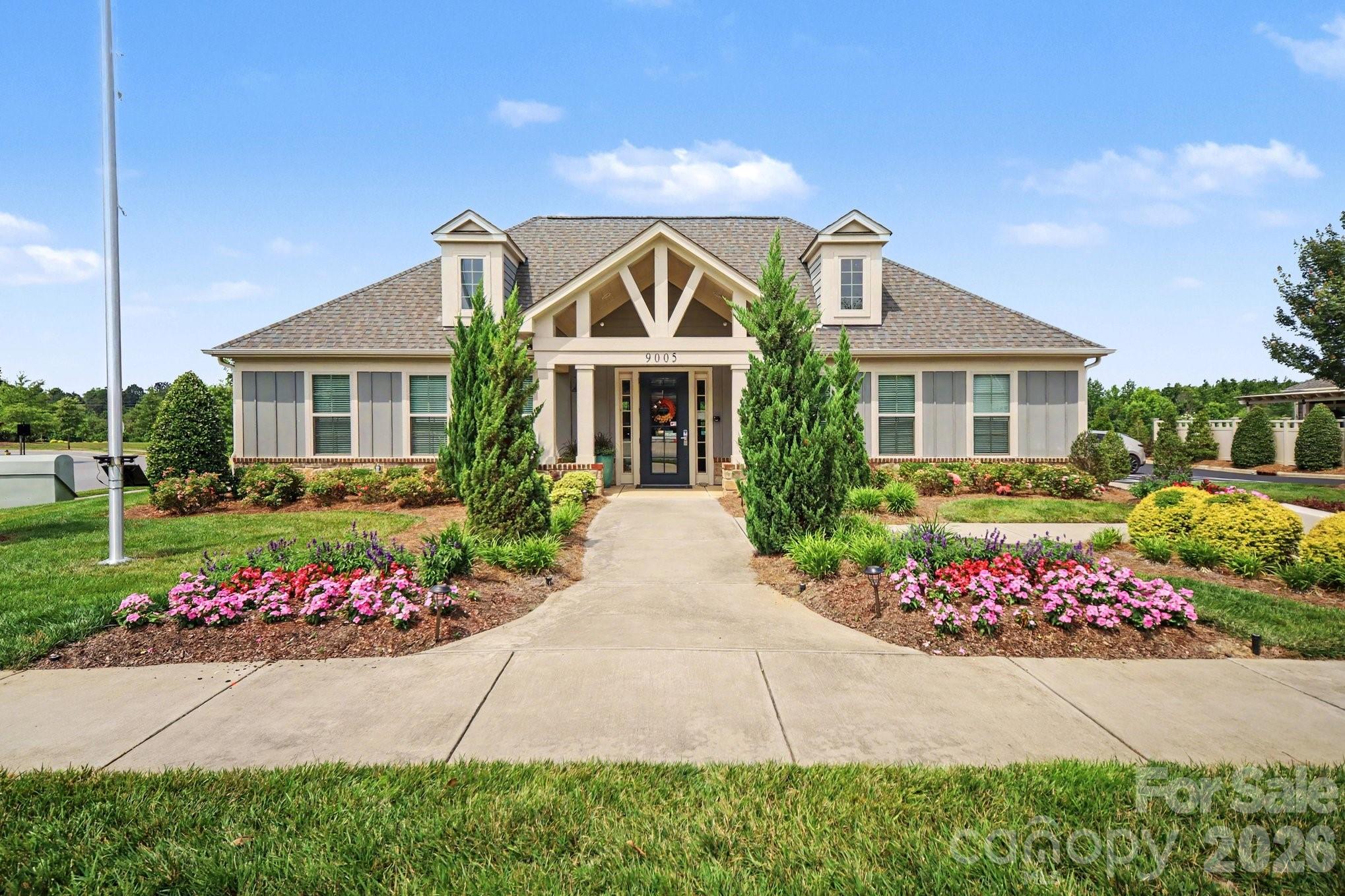 9032 Treetop Way NW — Concord