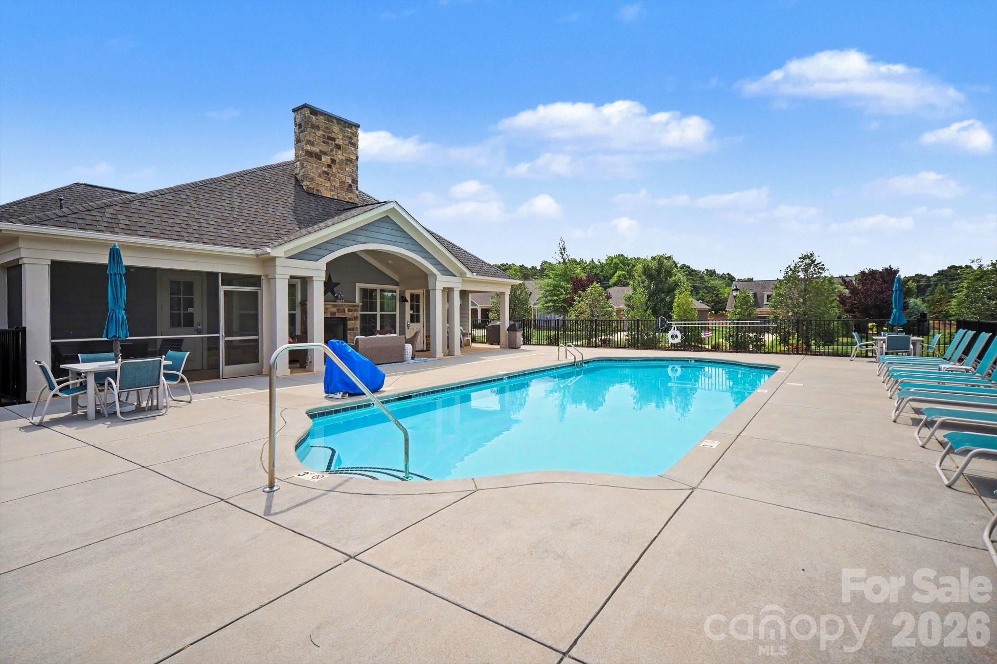 9032 Treetop Way NW — Concord