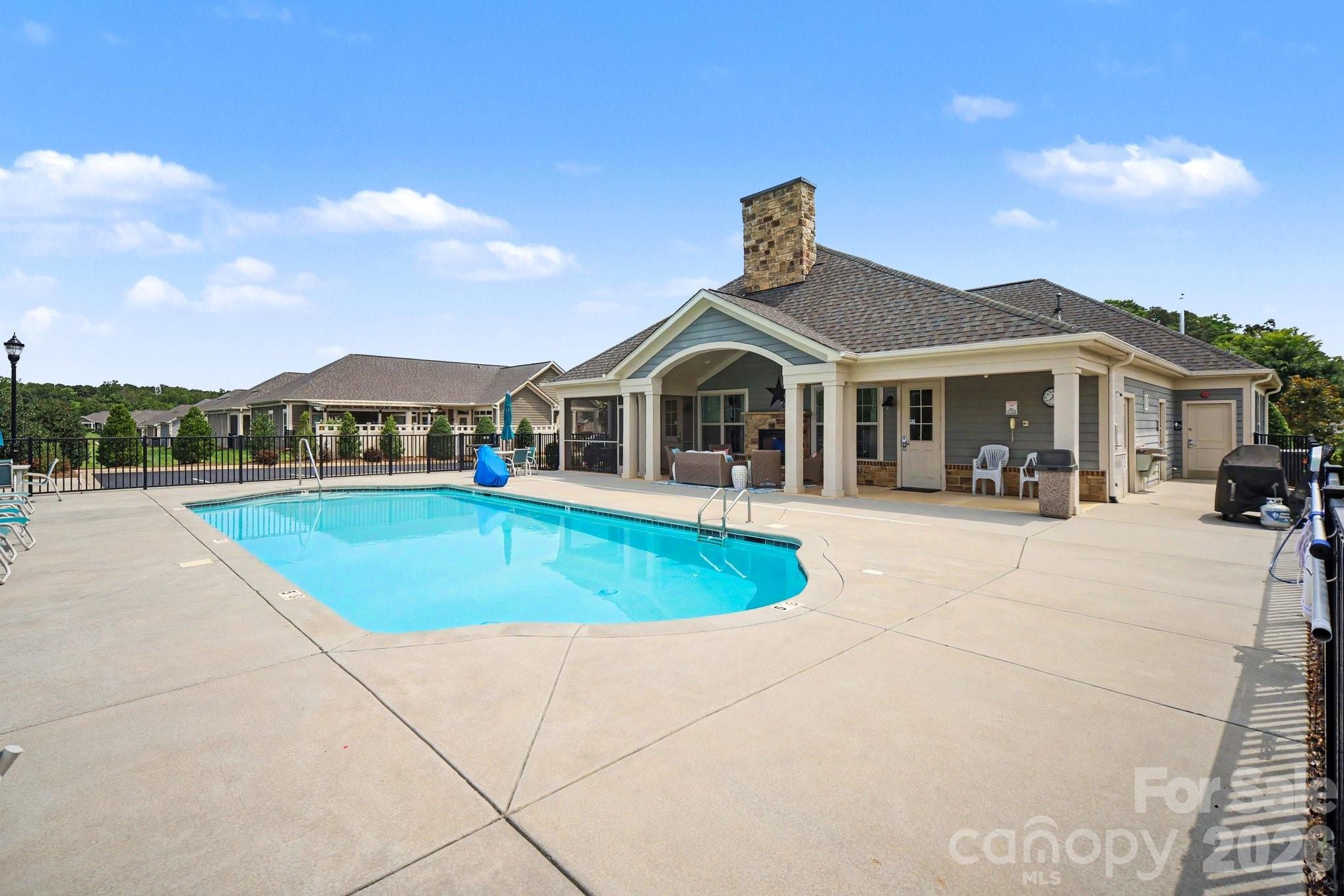 9032 Treetop Way NW — Concord