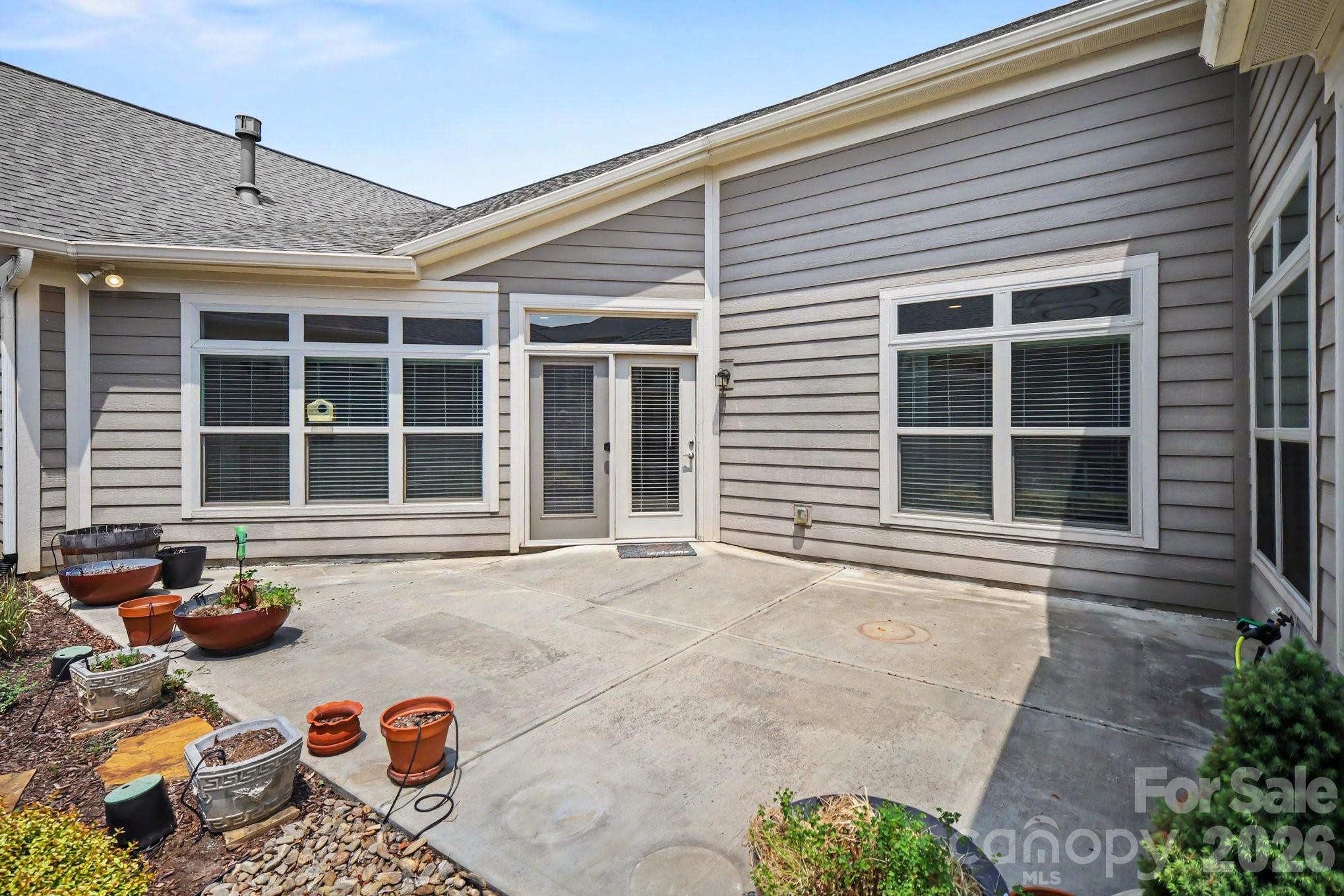 9032 Treetop Way NW — Concord