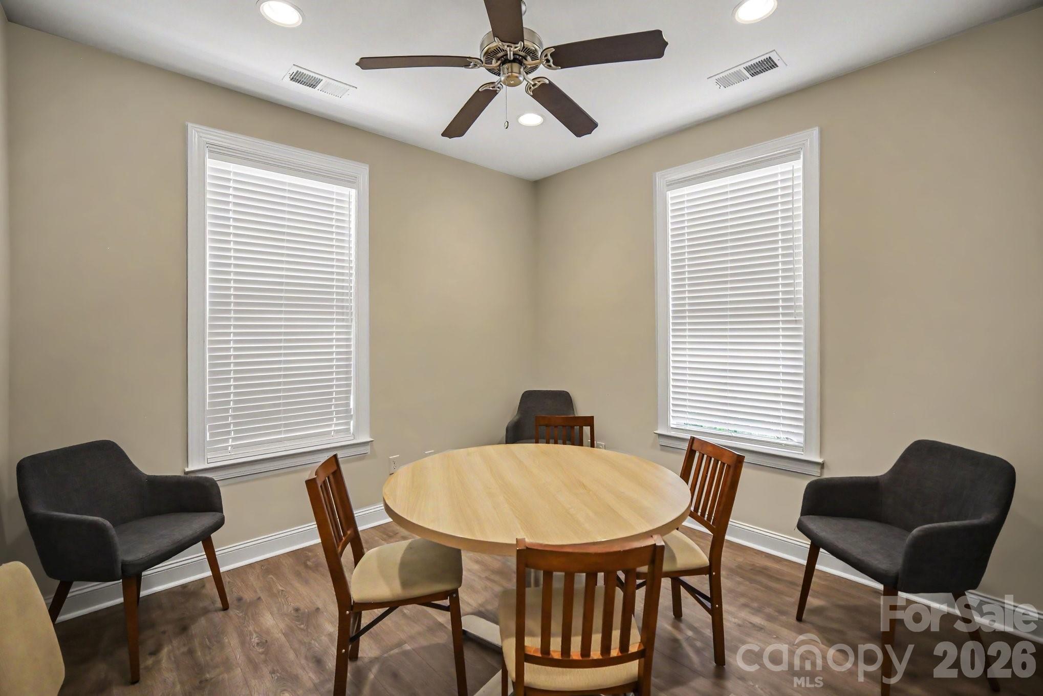9032 Treetop Way NW — Concord